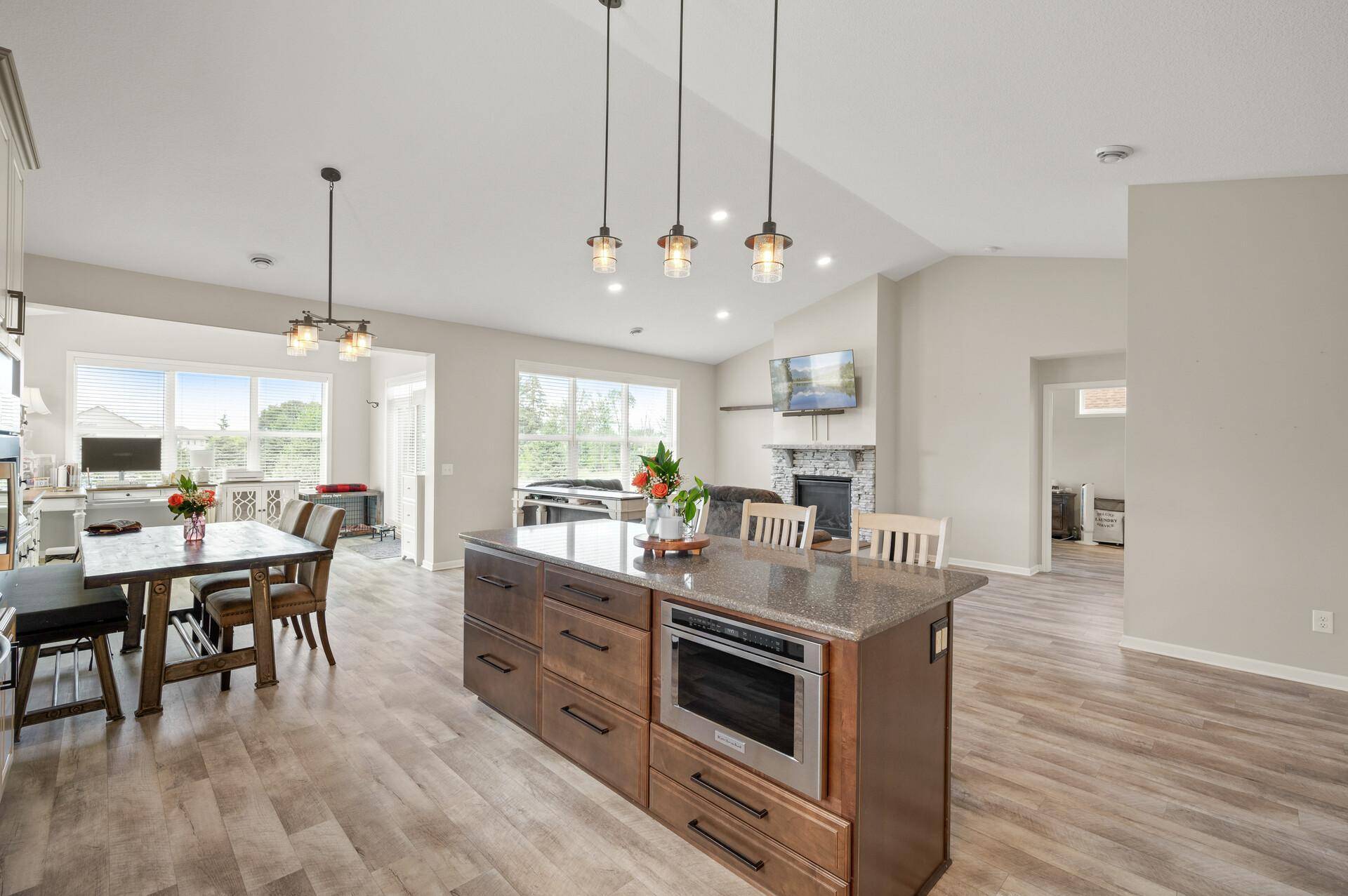 11316 Lancaster WAY NE, Albertville, MN 55301
