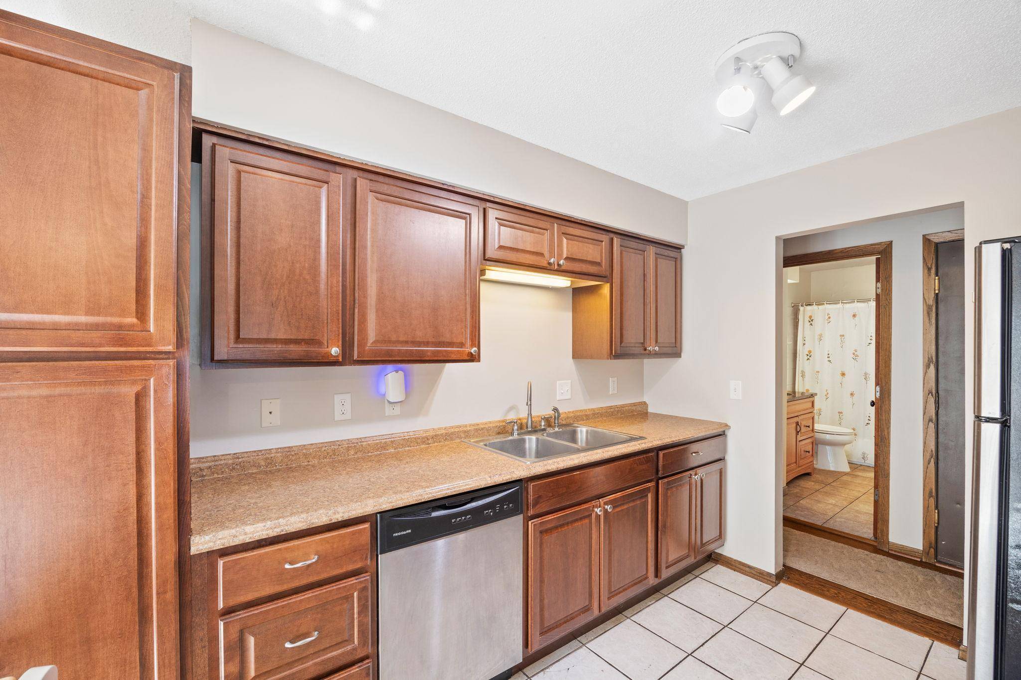 7817 Vincent AVE N, Brooklyn Park, MN 55444