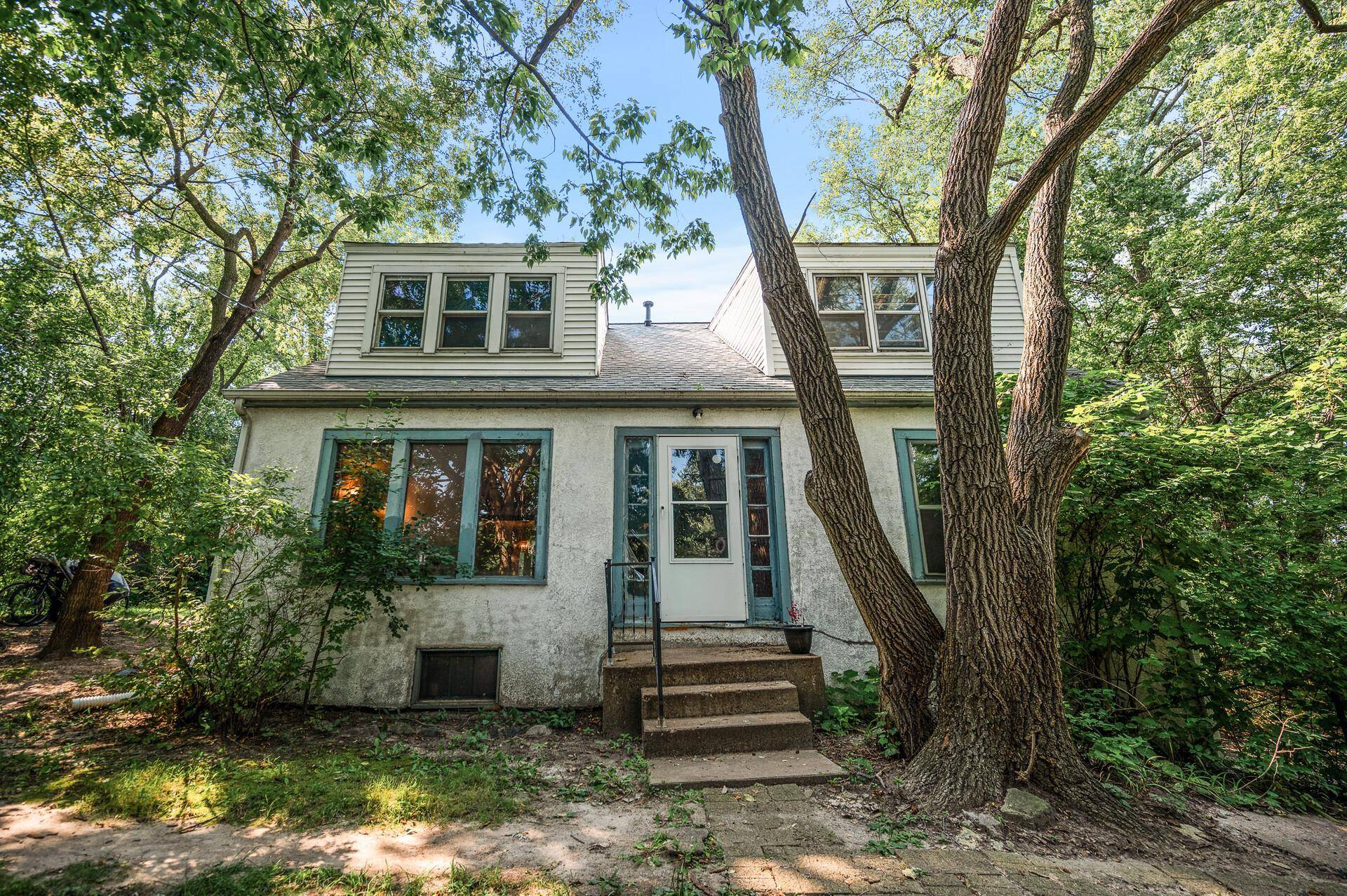 1648 Silver Lake RD NW, New Brighton, MN 55112