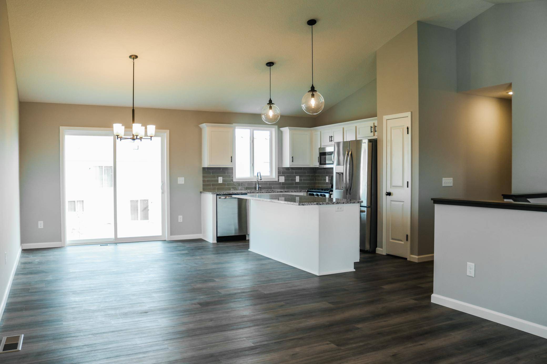 2432 Greenbriar LN, Buffalo, MN 55313
