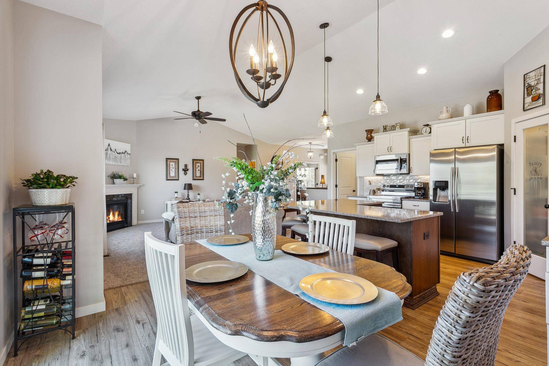 1016 Provence LN, Belle Plaine, MN 56011
