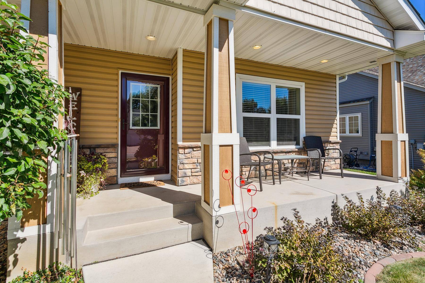 1016 Provence LN, Belle Plaine, MN 56011