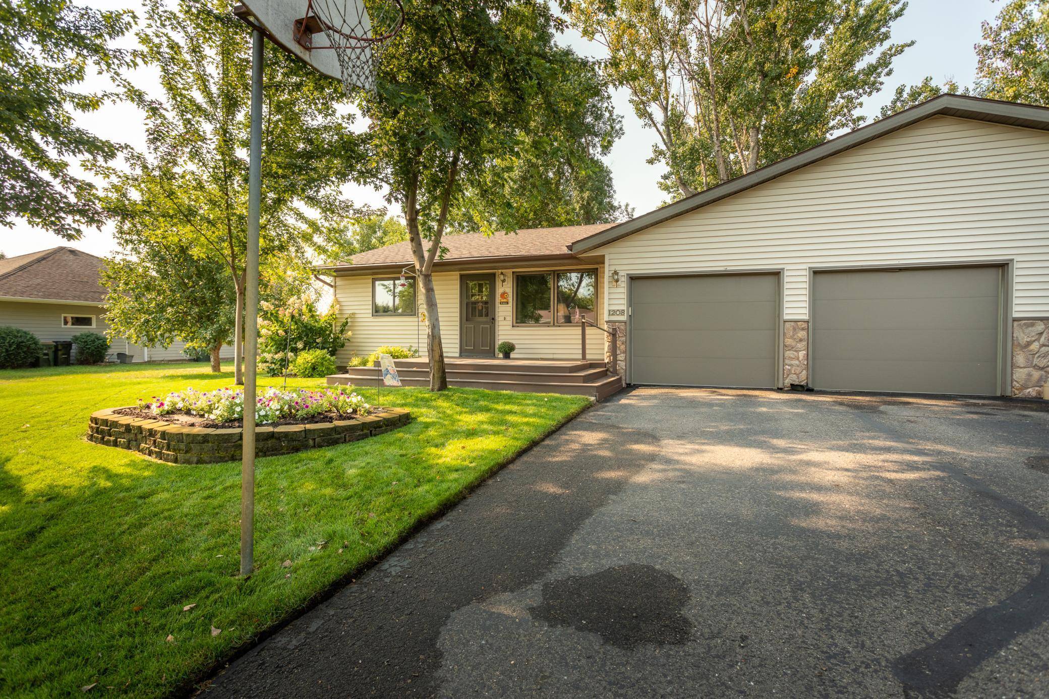 1208 Bridgeport LN NW, Alexandria, MN 56308