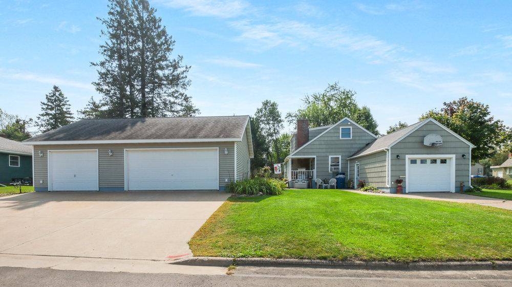 420 S 6th ST, Barron, WI 54812