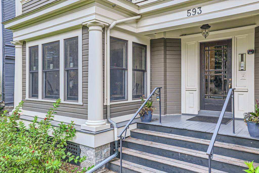 593 Laurel AVE #6E, Saint Paul, MN 55102