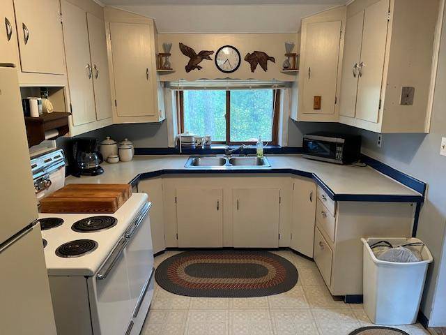 7091 Sherwood Anderson RD, Britt, MN 55710
