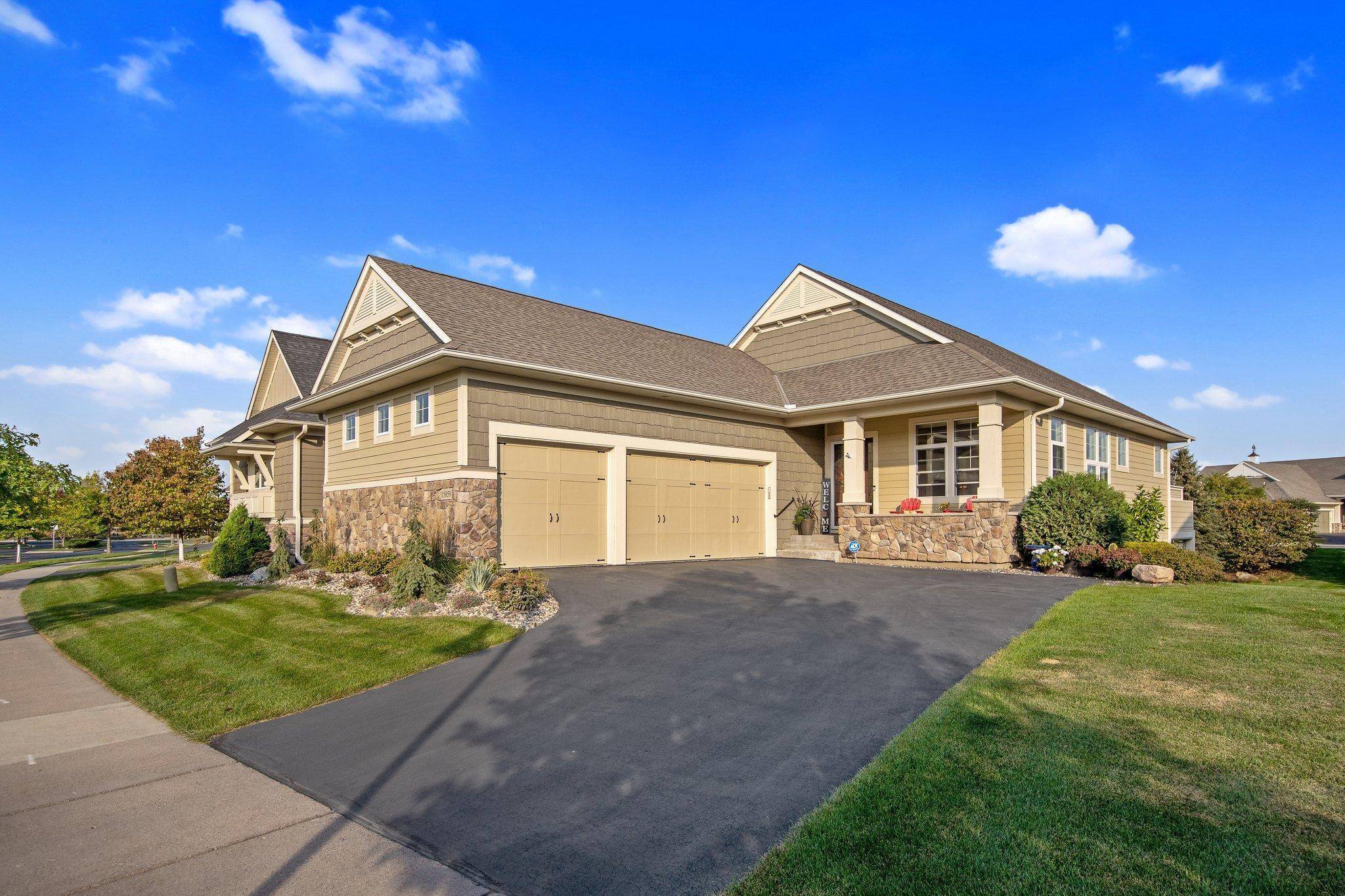 15859 Cobblestone Lake Pkwy, Apple Valley, MN 55124