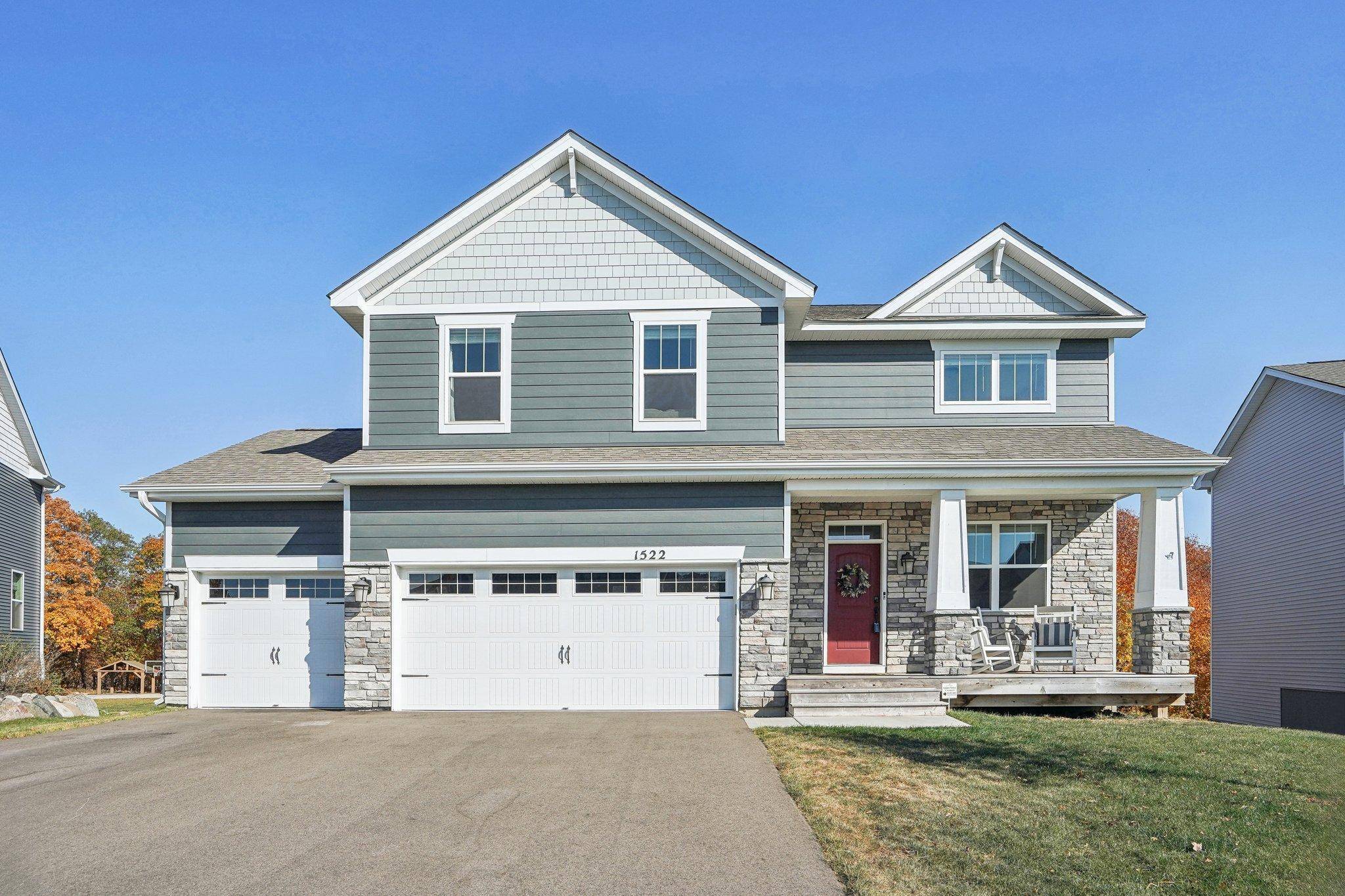 1522 Ironwood DR, Carver, MN 55315