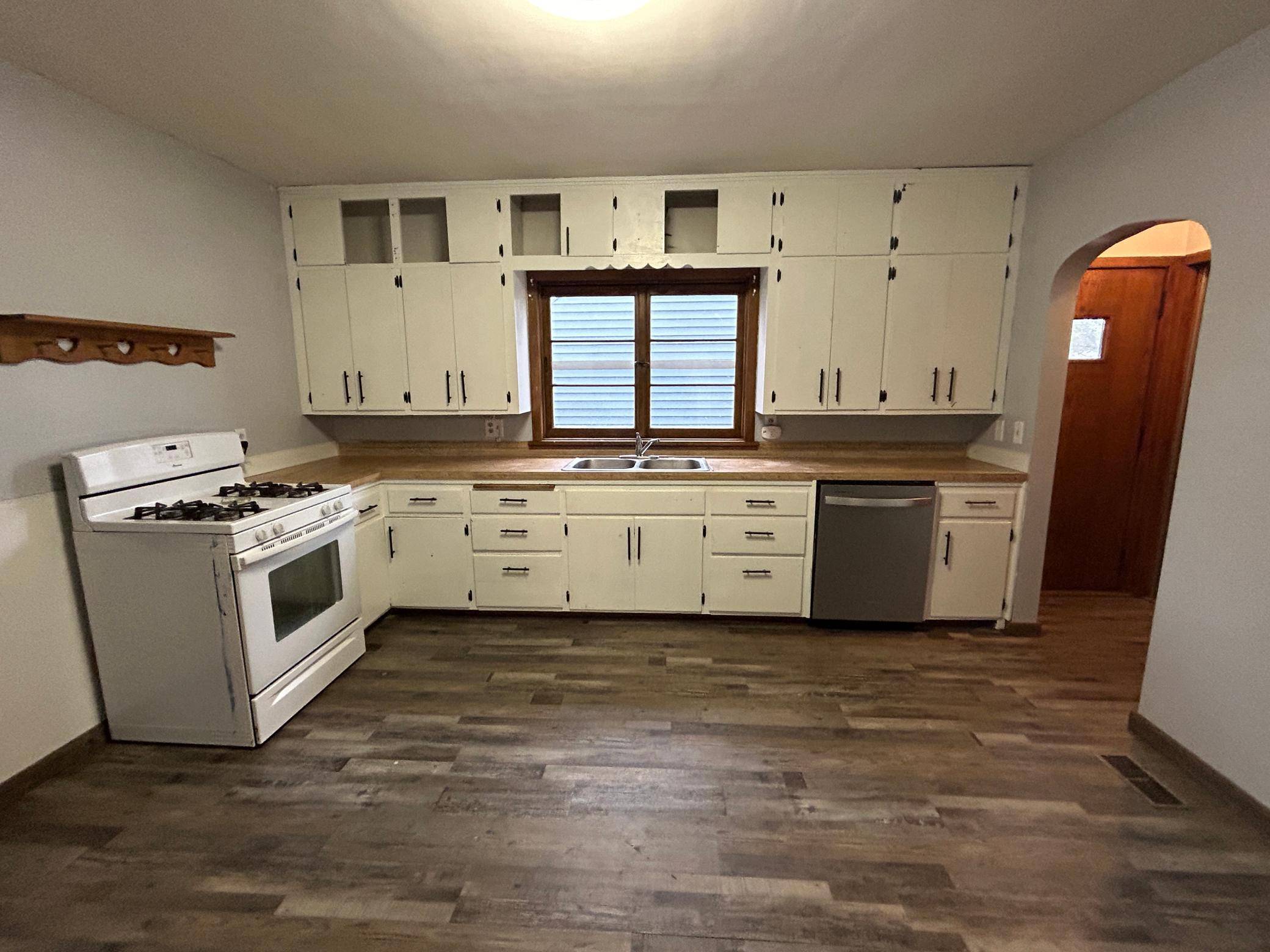 402 2nd AVE SE, Arlington, MN 55307