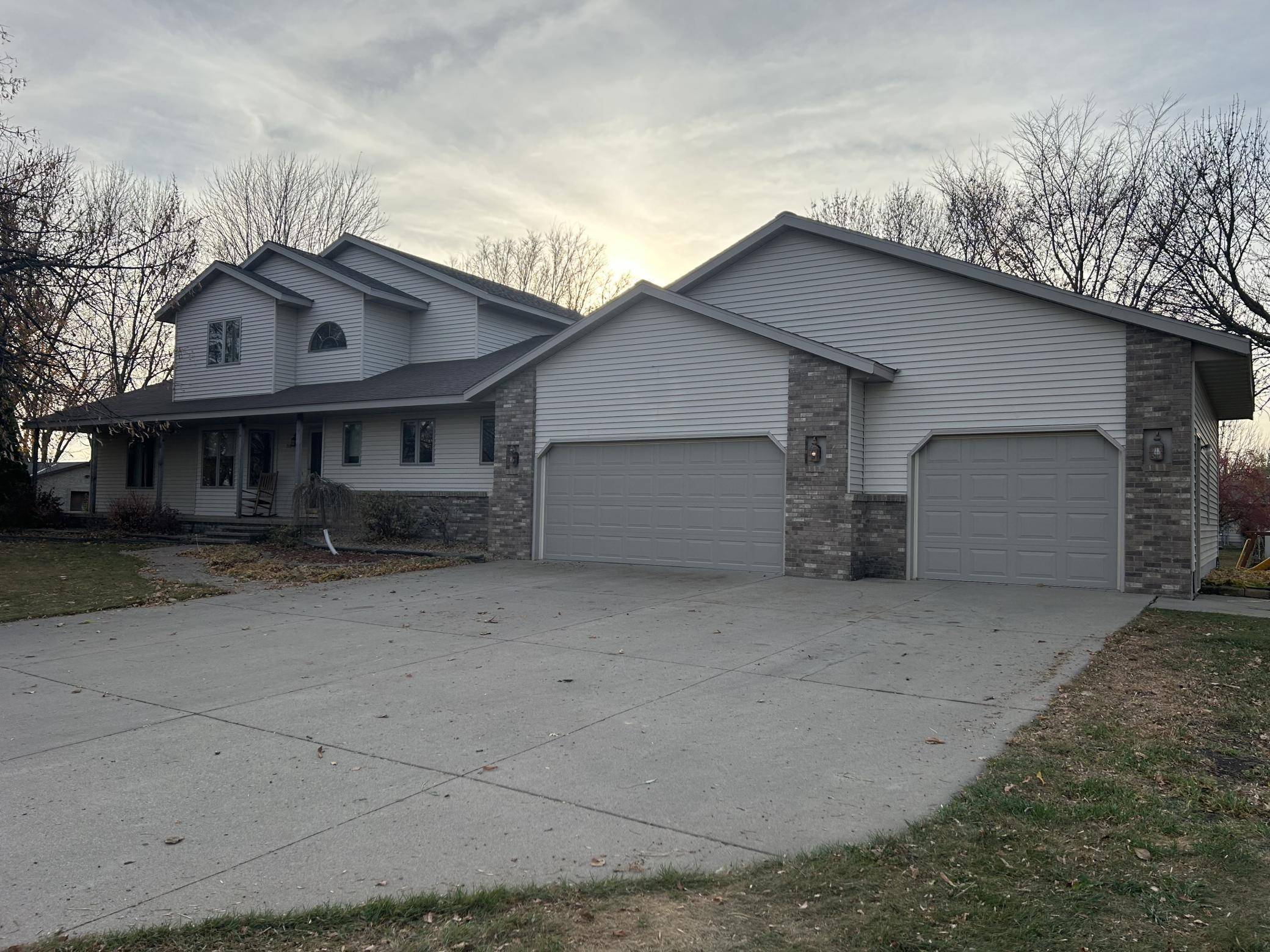 712 17th ST S, Benson, MN 56215