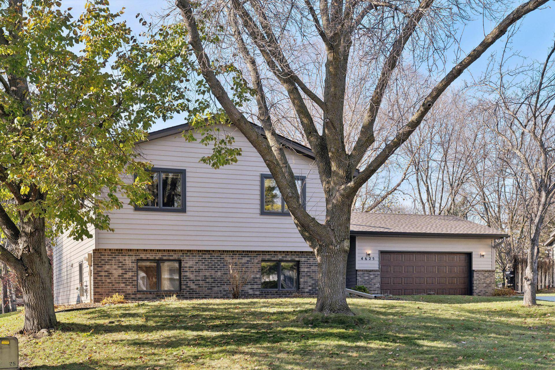 4625 Orchid LN N, Plymouth, MN 55446