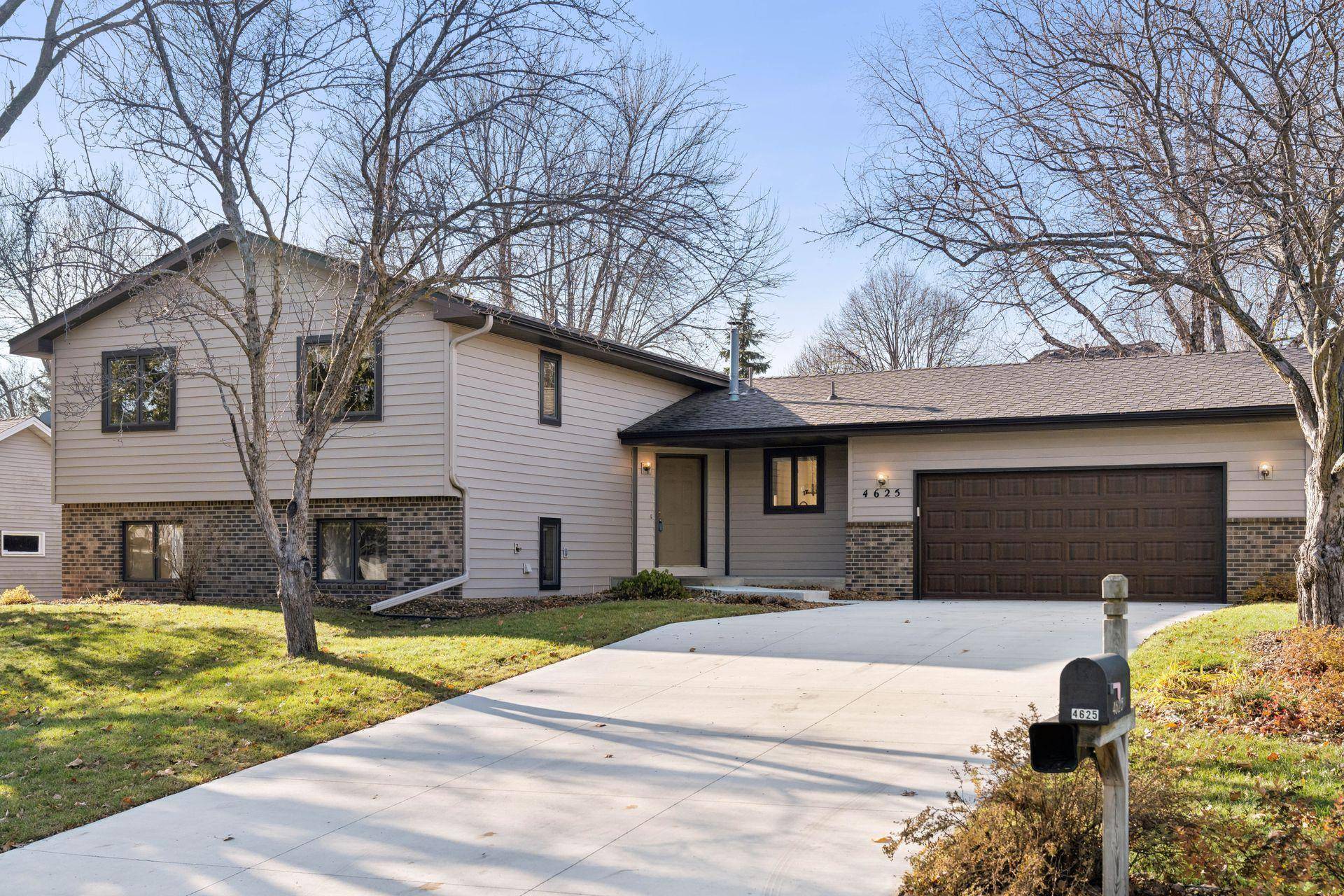 4625 Orchid LN N, Plymouth, MN 55446