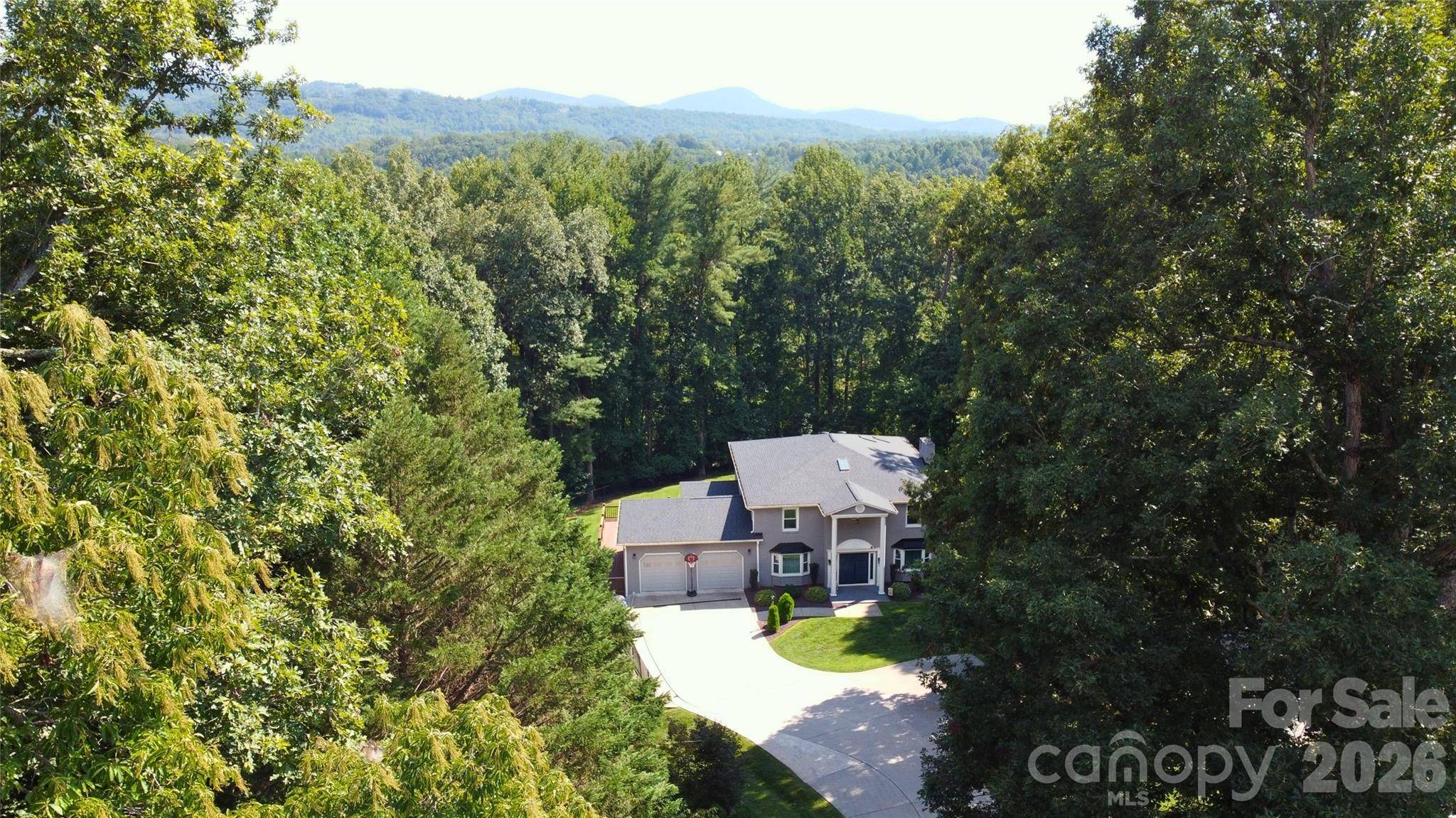 2193 Hawthorne LN, Wilkesboro, NC 28697