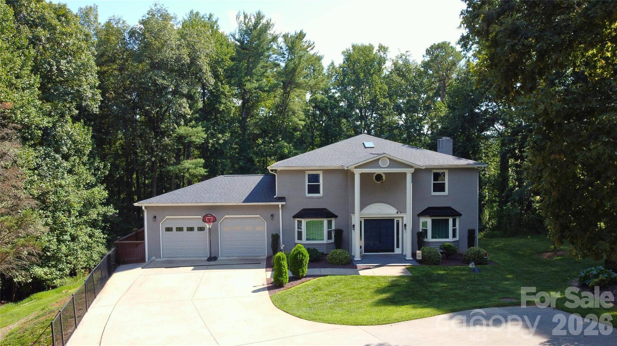 2193 Hawthorne LN, Wilkesboro, NC 28697