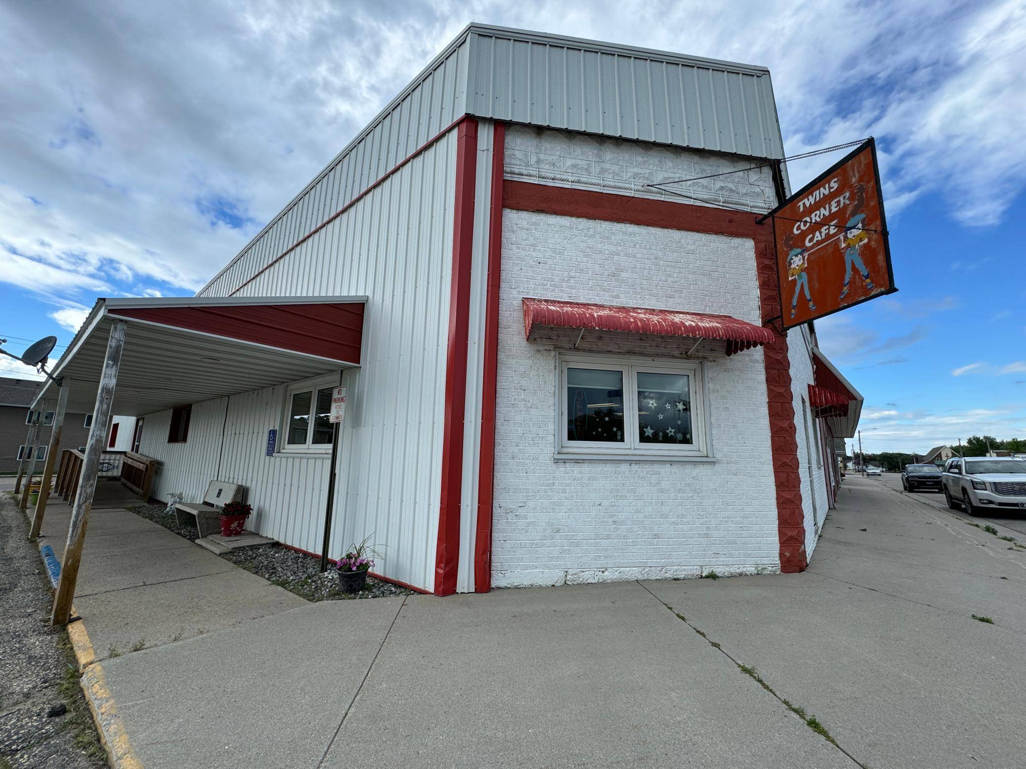 101 N Main Street, Badger, MN 56714