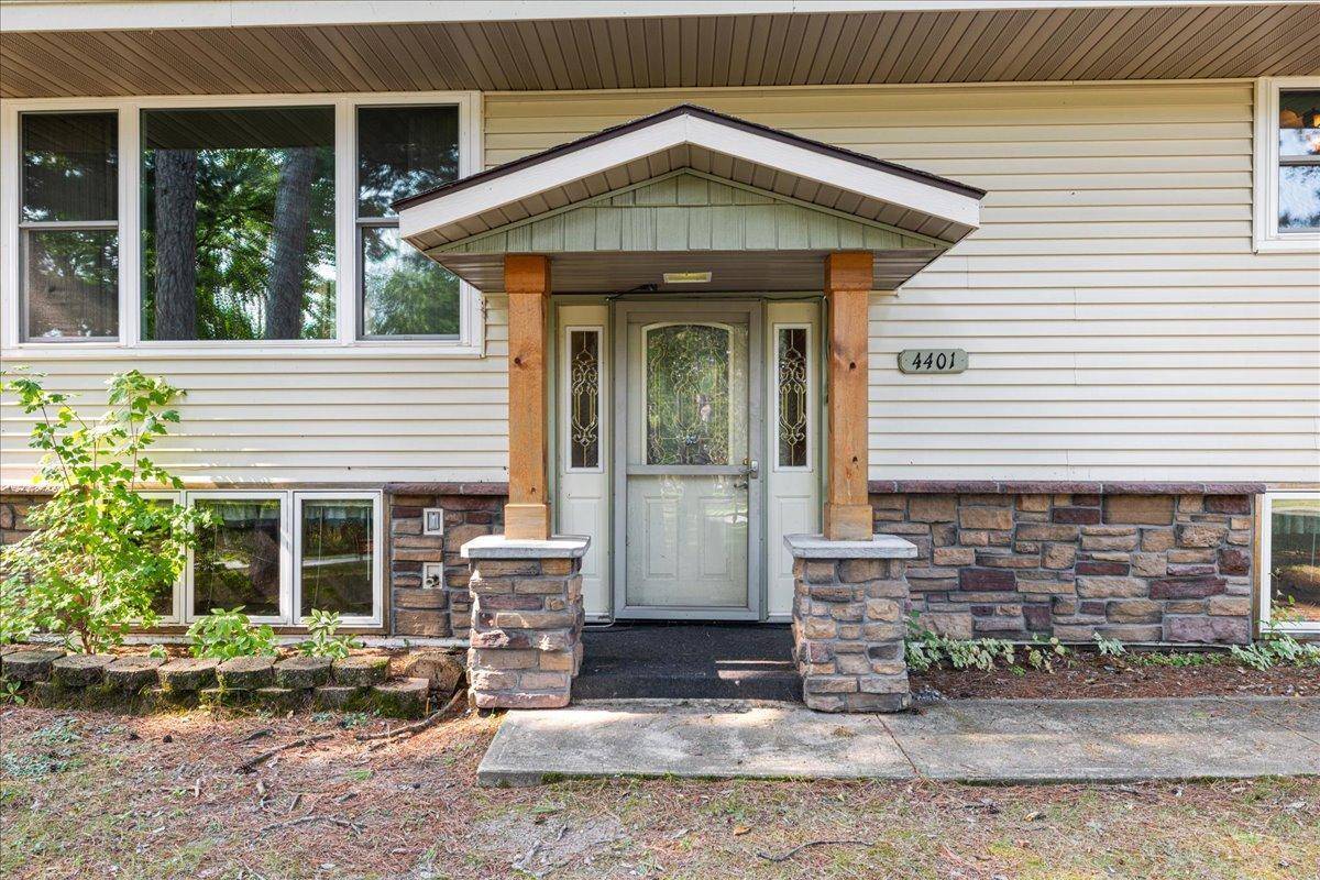 4401 Lakeside DR, Eveleth, MN 55734