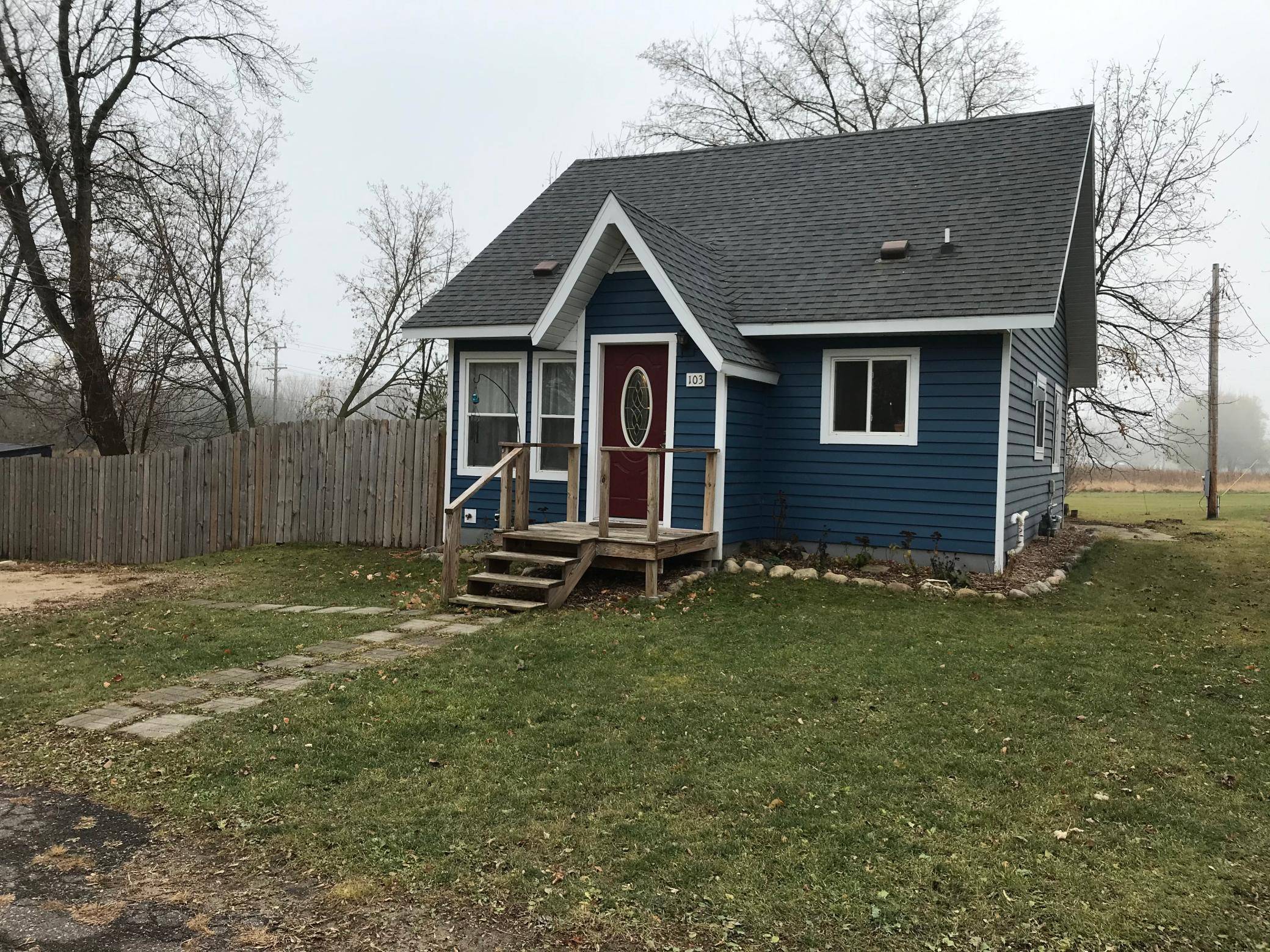 103 4th ST NW, Bertha, MN 56437
