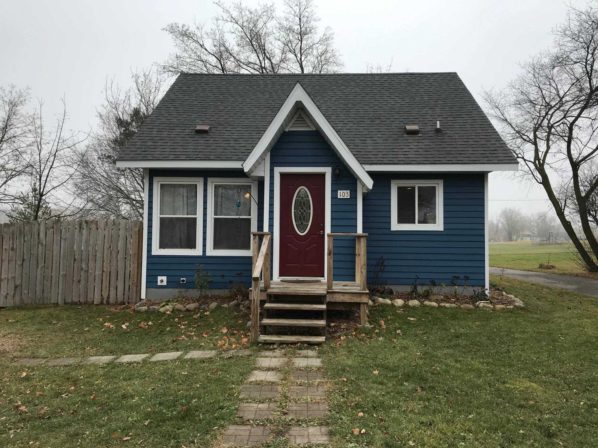 103 4th ST NW, Bertha, MN 56437