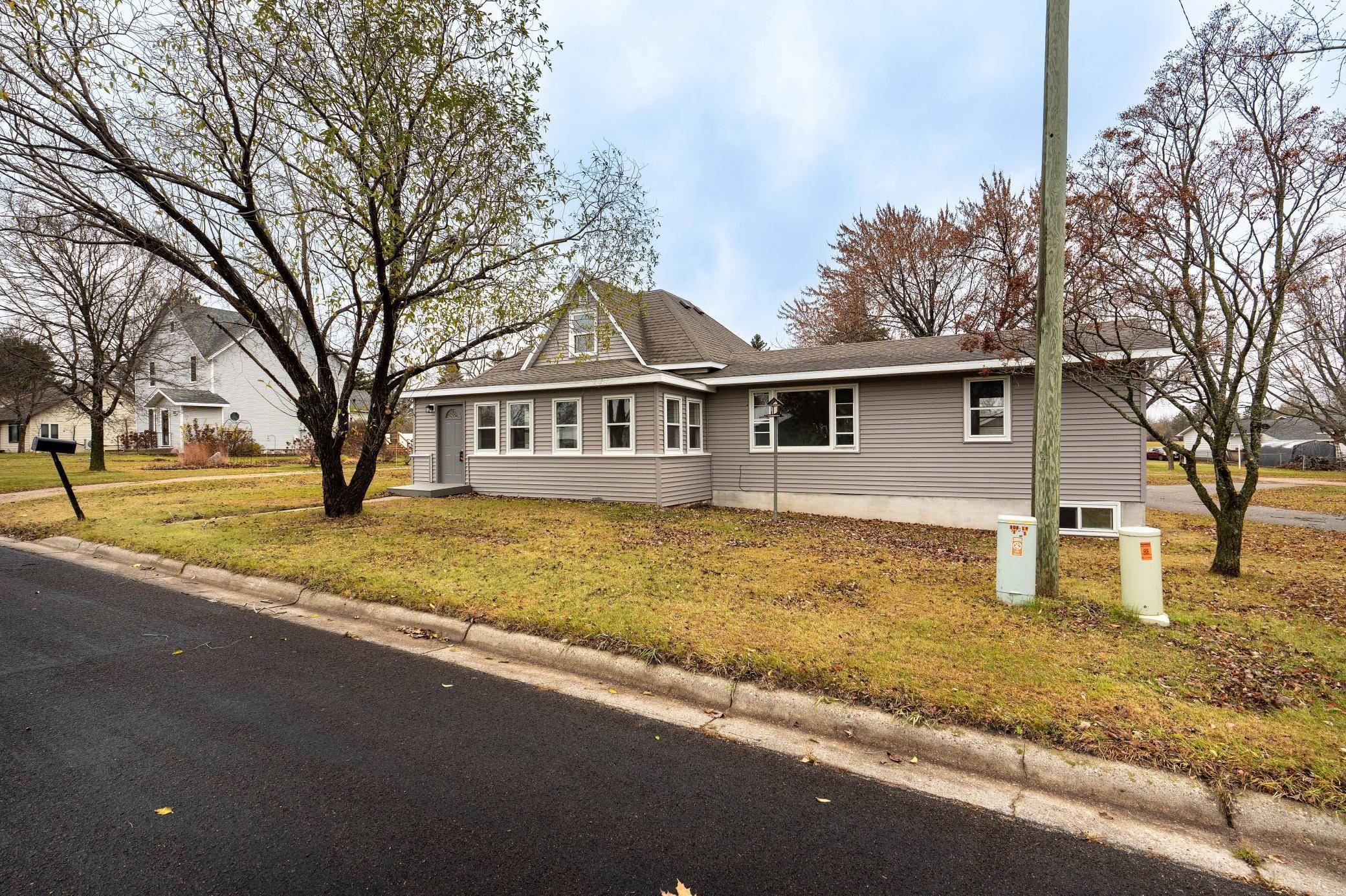 305 W Holdt ST, Battle Lake, MN 56515