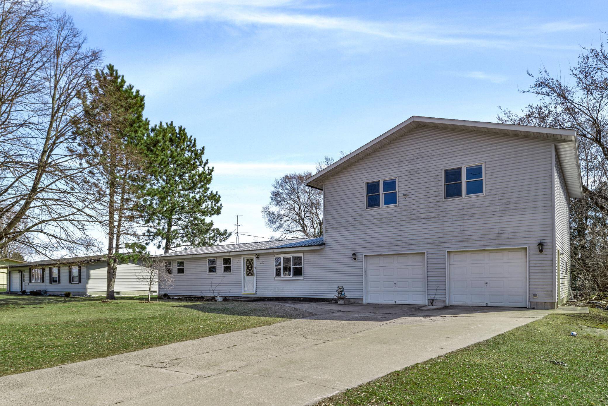 320 Gordon ST, Black River Falls, WI 54615