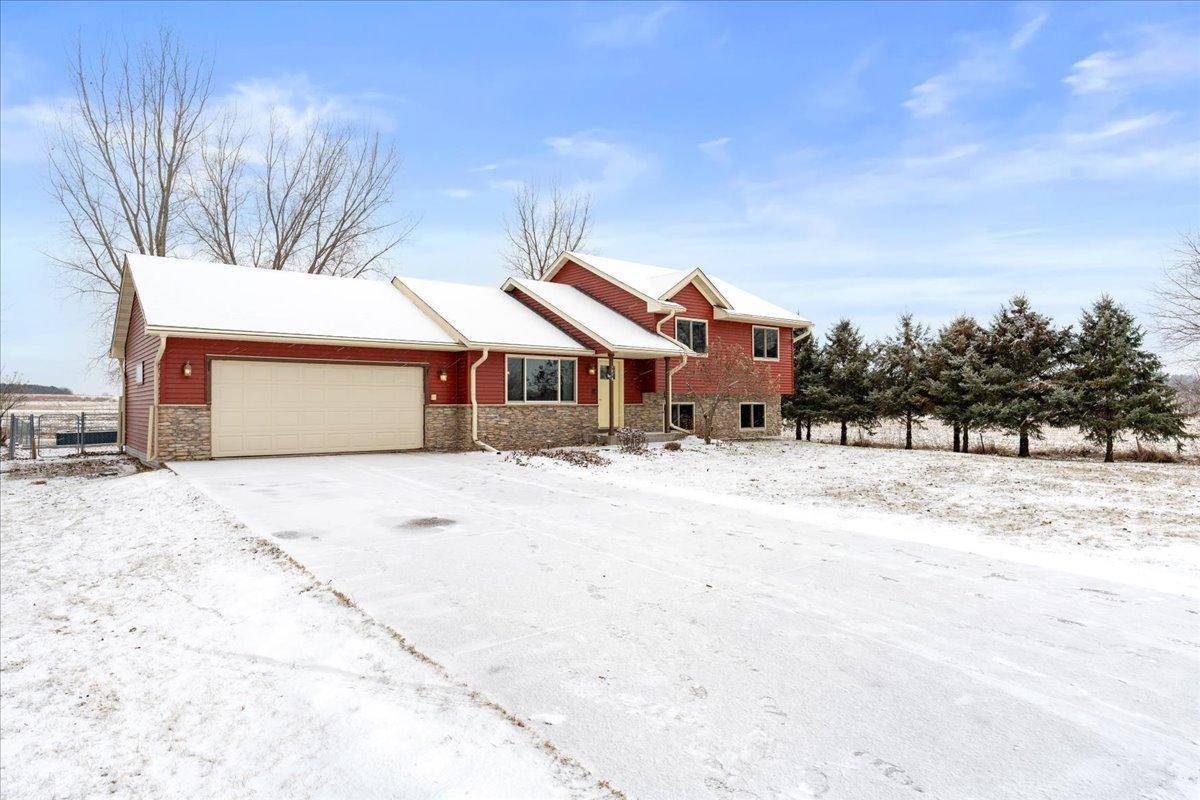1710 Amsterdam ST, Baldwin, WI 54002