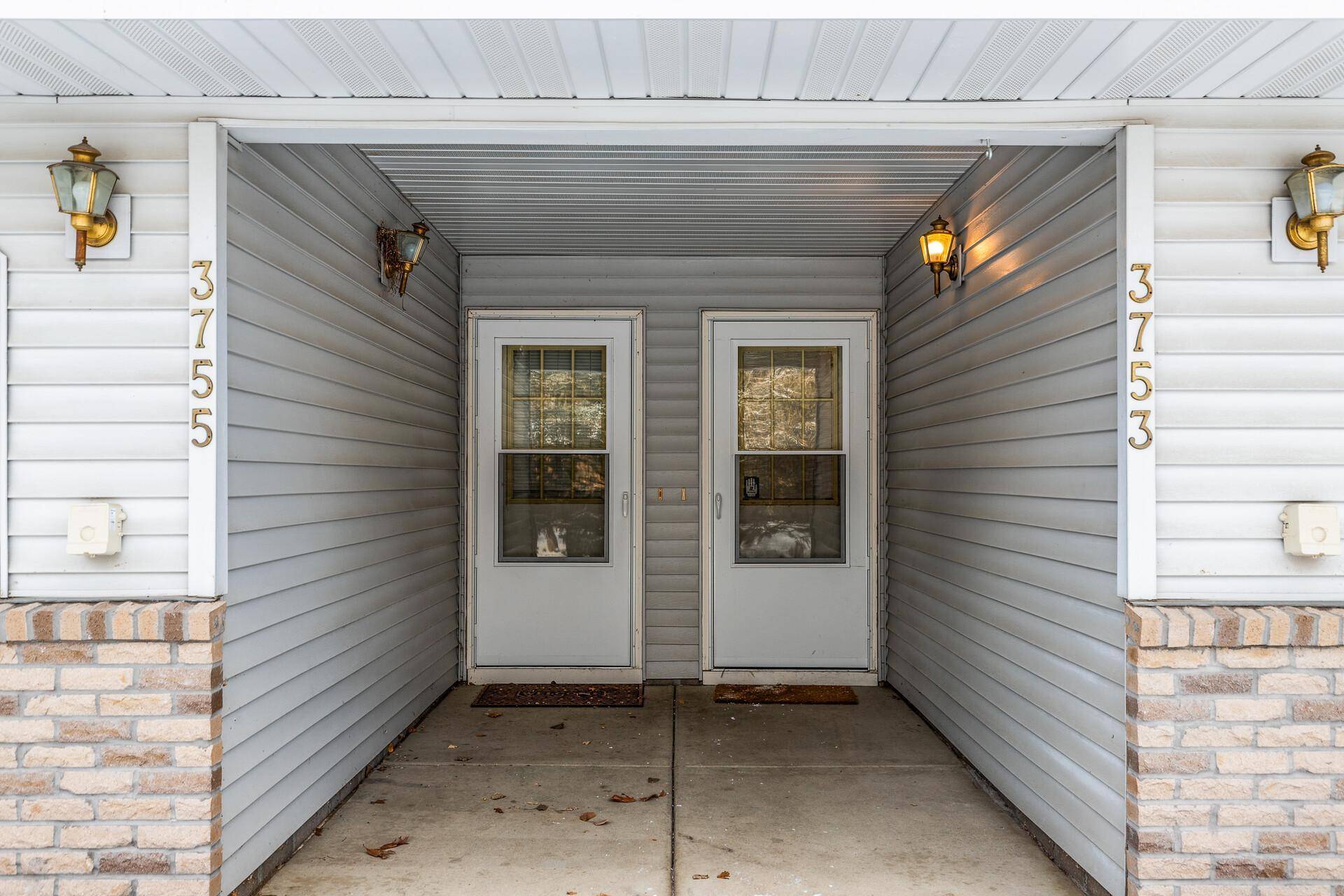 3753 Robin LN, Eagan, MN 55122