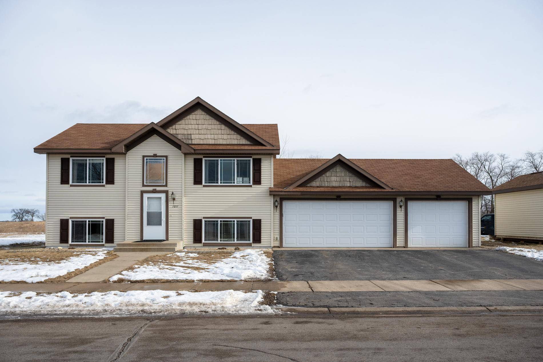 1011 Waters Edge CIR, Avon, MN 56310