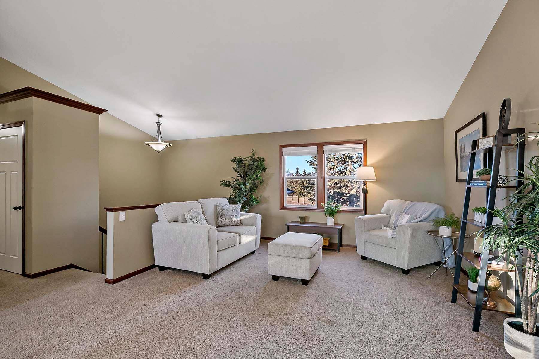 14724 Hayes RD, Apple Valley, MN 55124