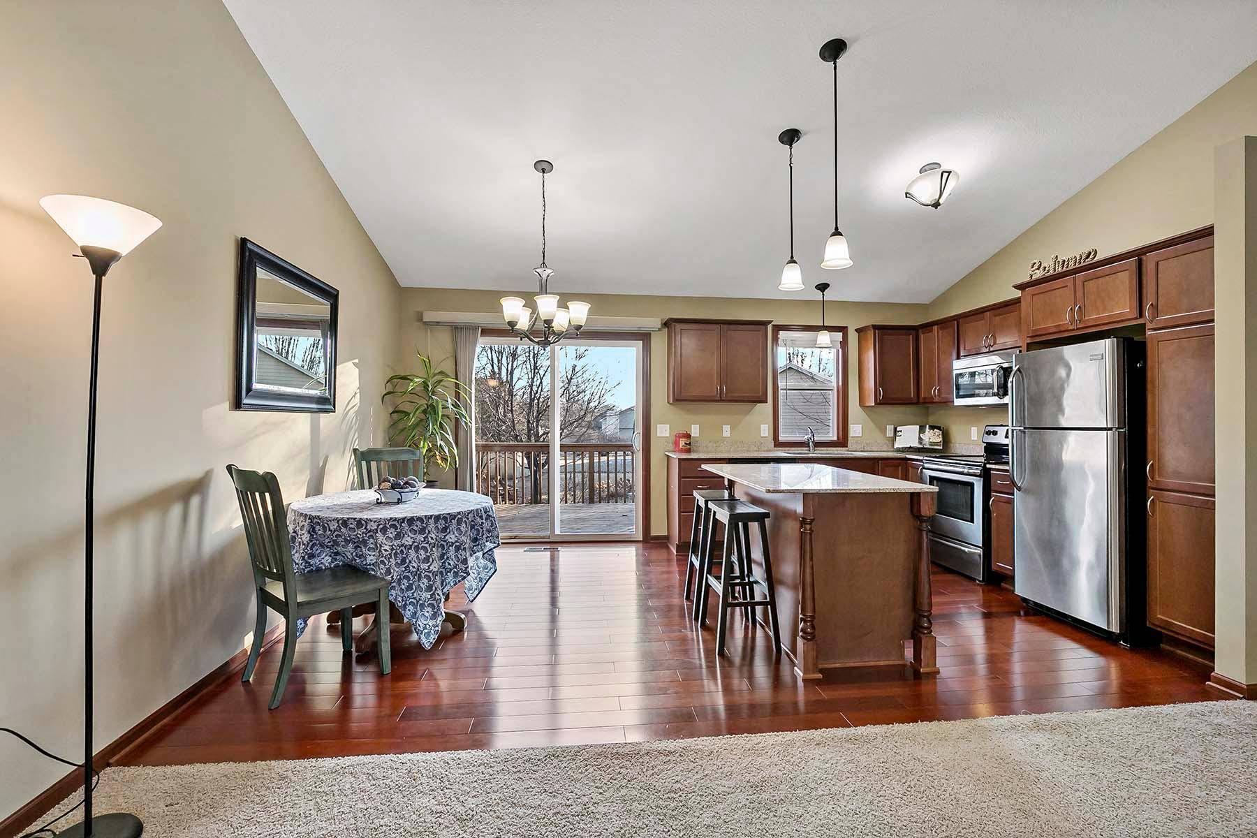 14724 Hayes RD, Apple Valley, MN 55124