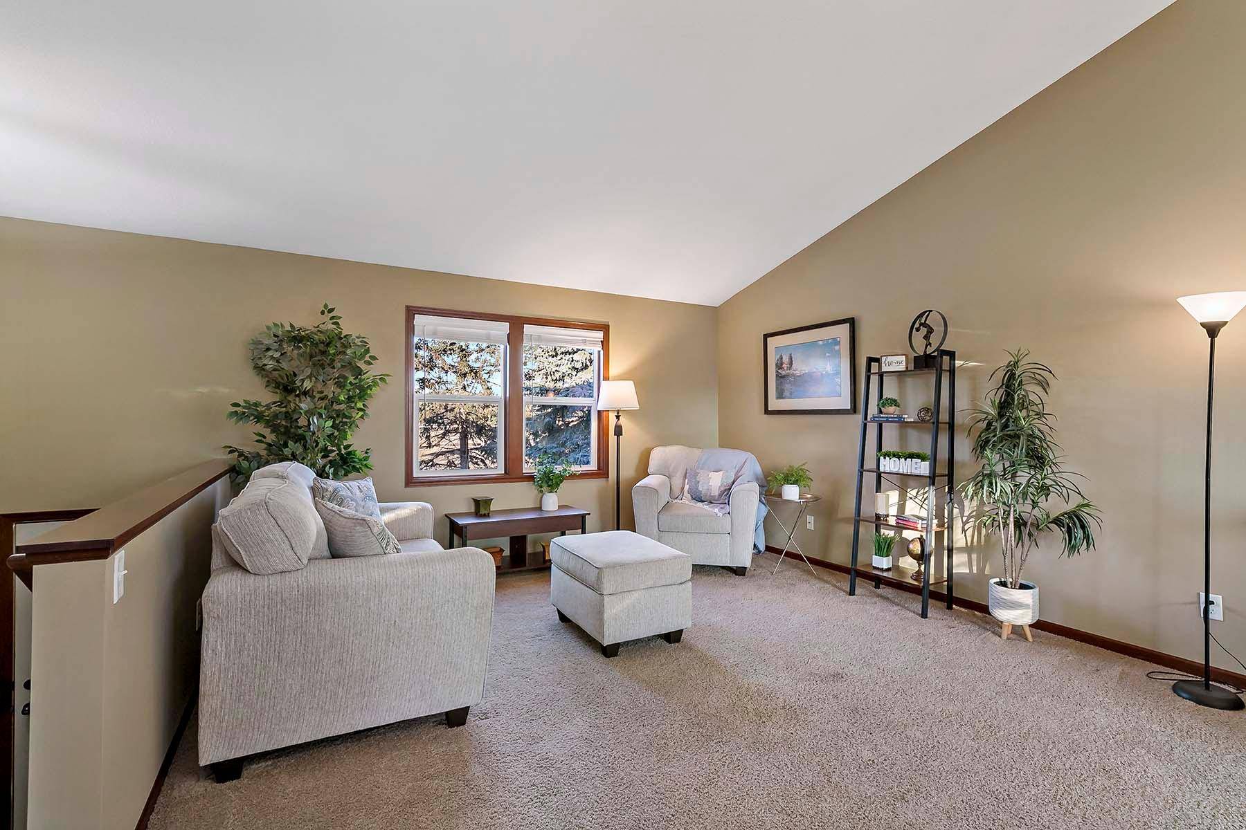 14724 Hayes RD, Apple Valley, MN 55124