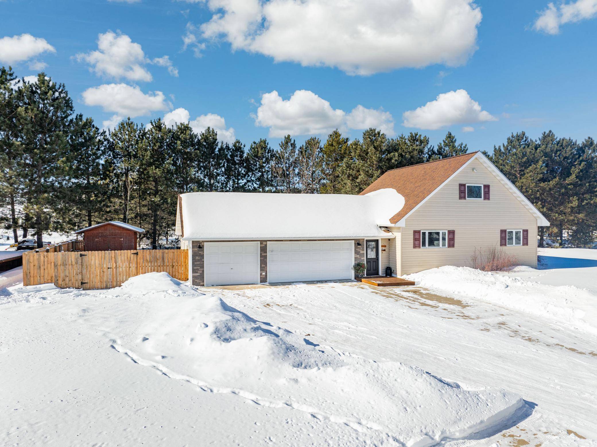 14 Maple BLVD, Babbitt, MN 55706