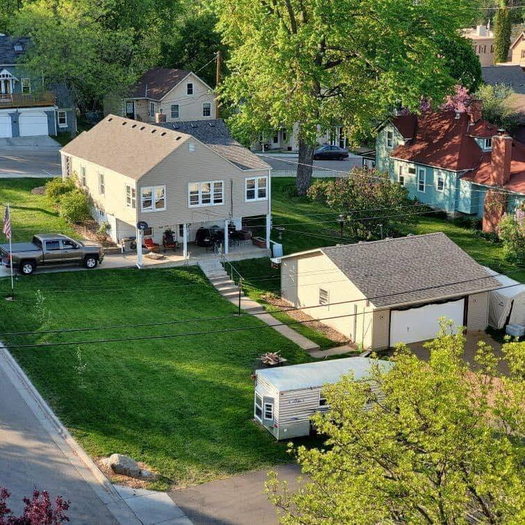 121 4th ST W, Carver, MN 55315
