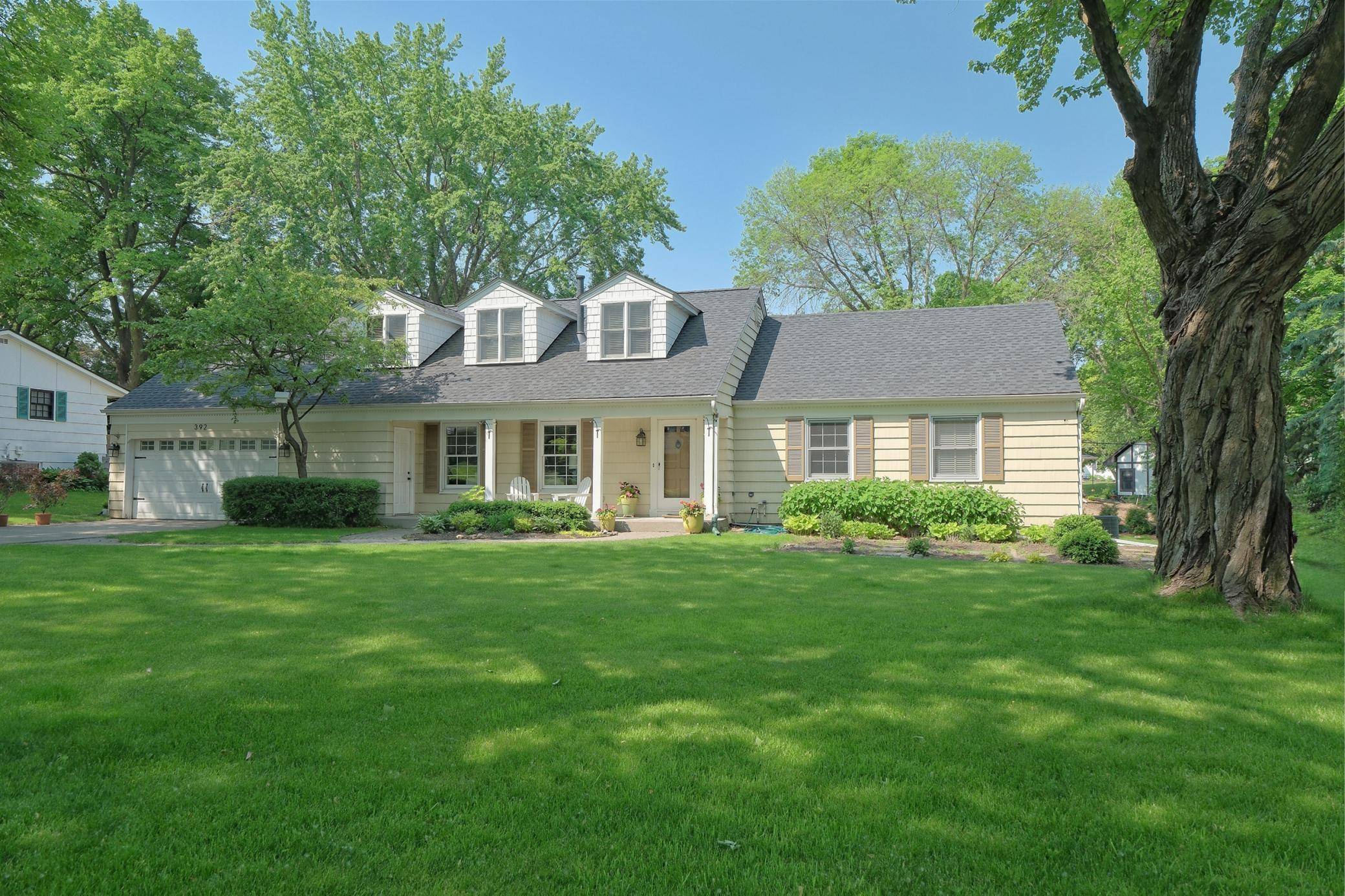 392 Margaret CIR, Wayzata, MN 55391