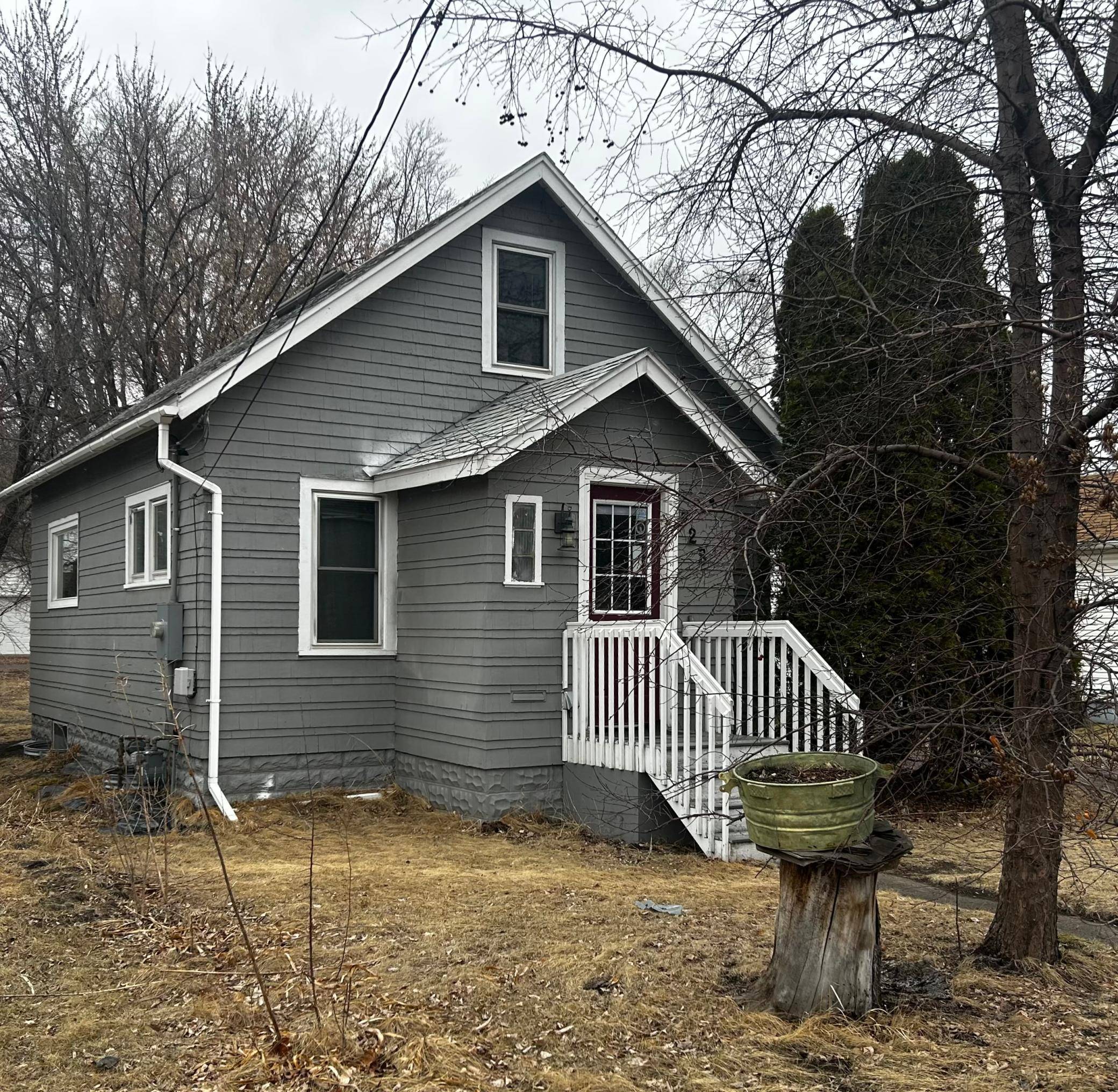 528 1st AVE E, Cambridge, MN 55008