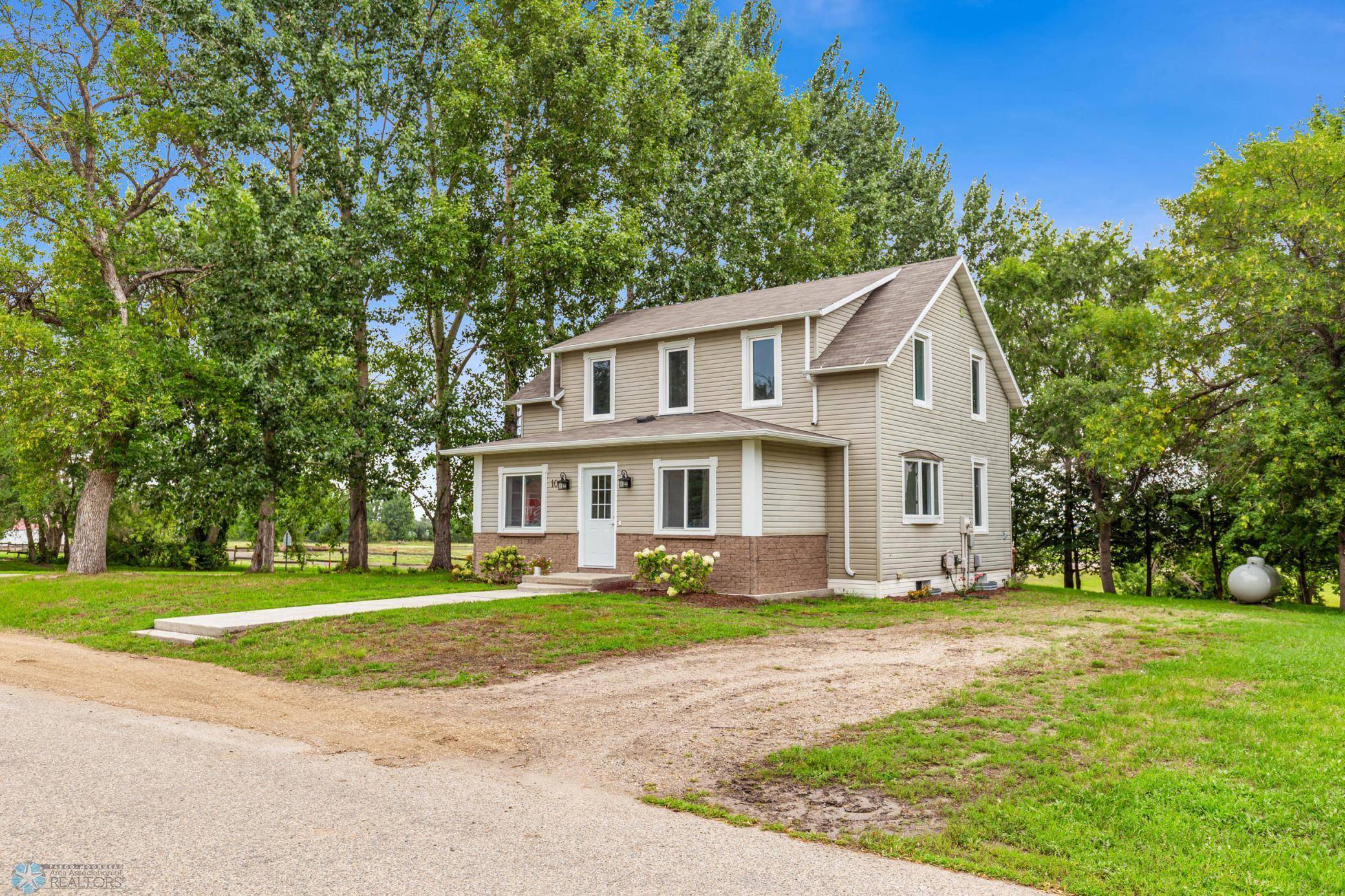 10 3rd ST, Arthur, ND 58006