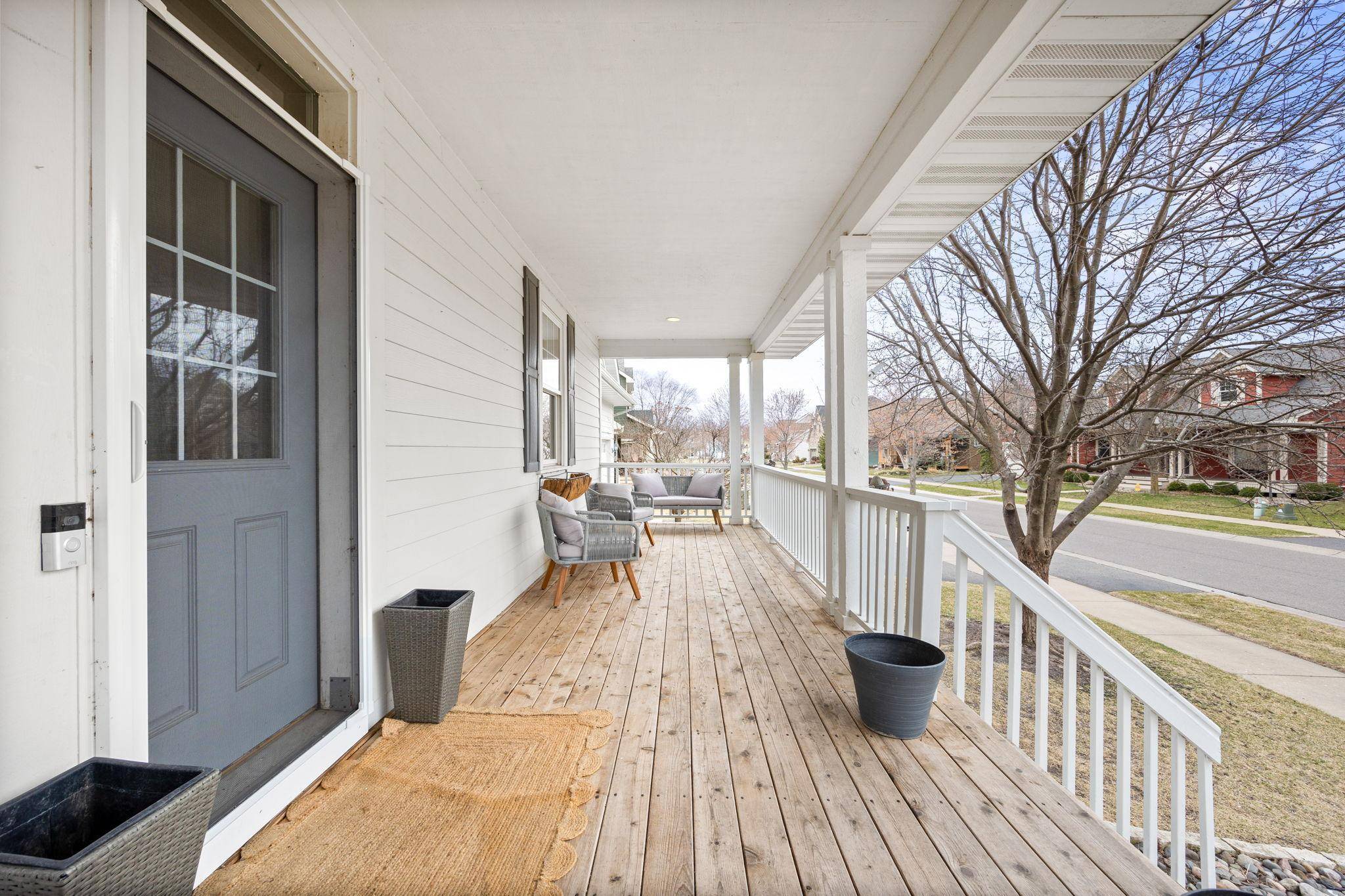 11689 E Laketowne DR, Albertville, MN 55301