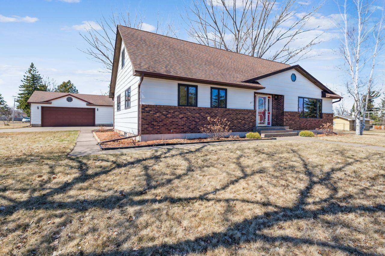 317 15th AVE E, Ashland, WI 54806
