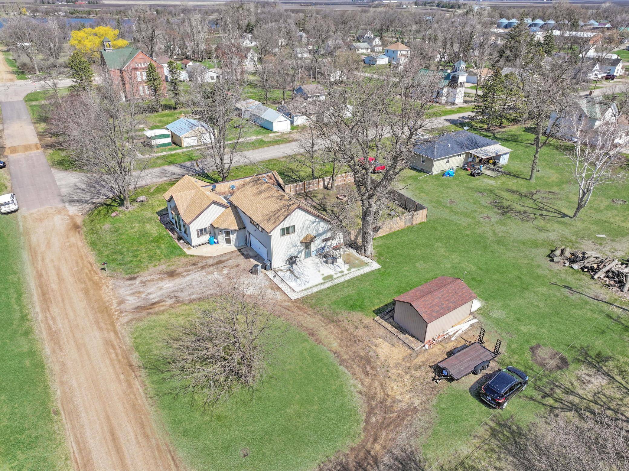 301 SW Cole AVE, Avoca, MN 56114