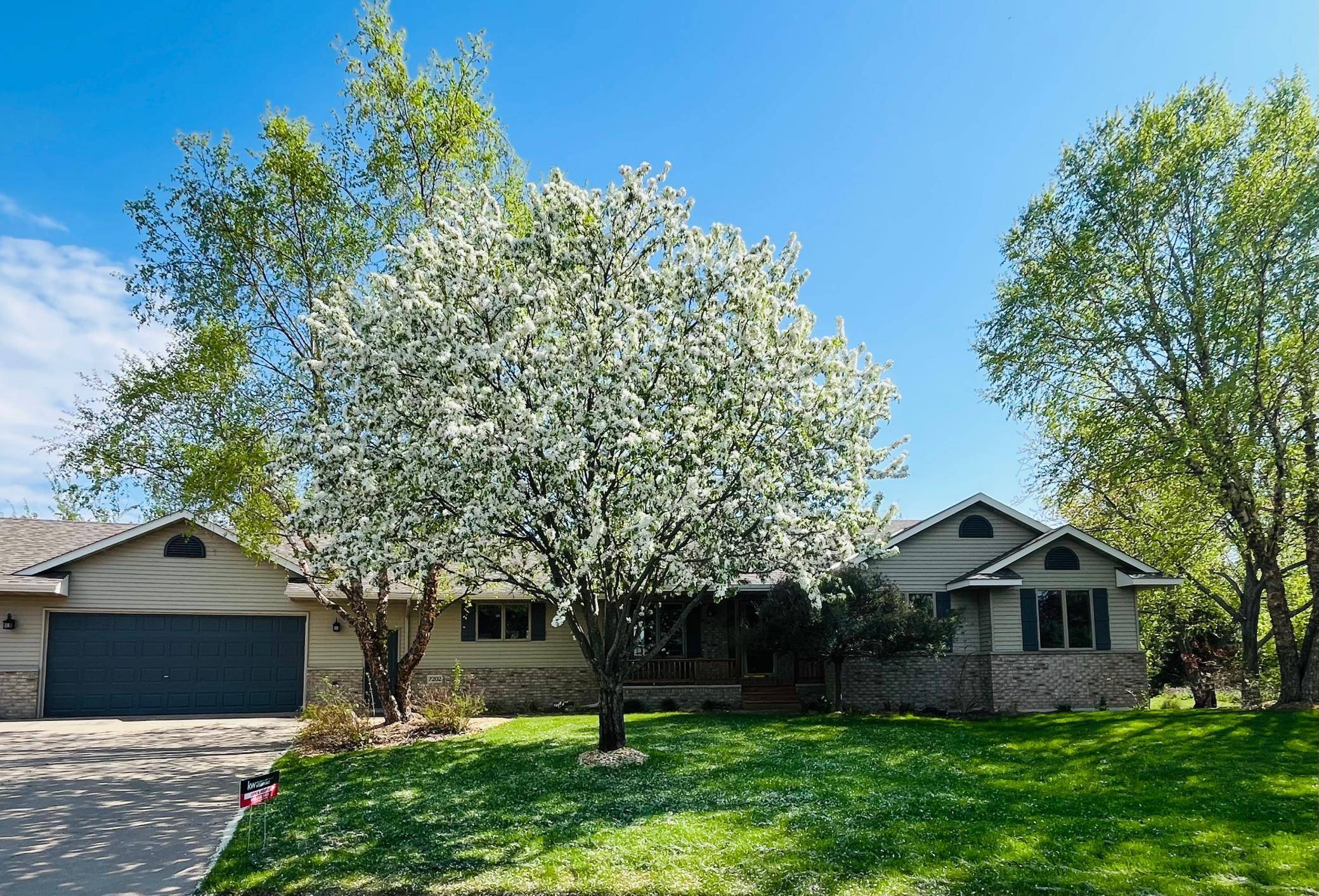 2202 10th Street CIR NE, Buffalo, MN 55313