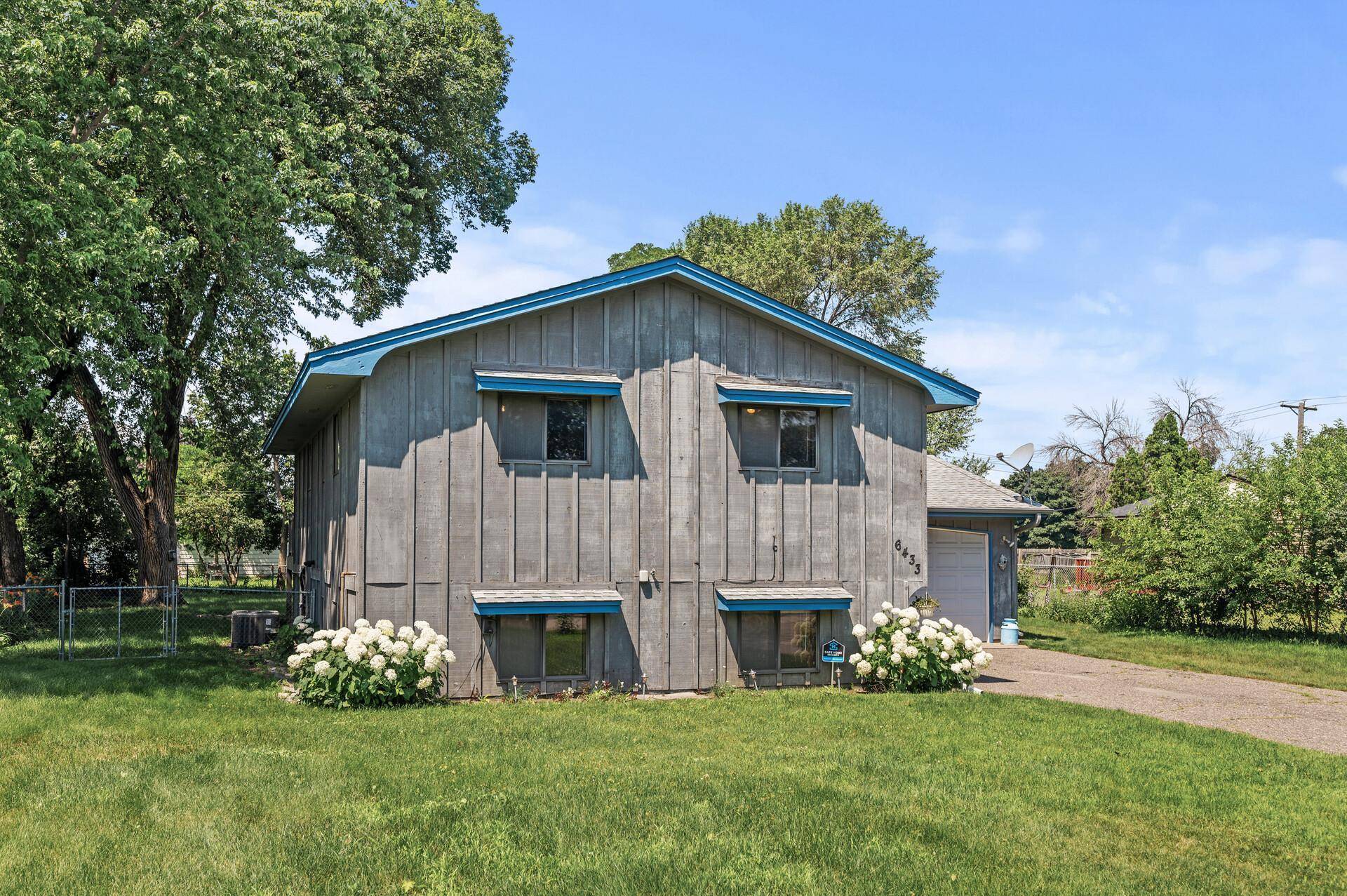 6433 Fremont AVE N, Brooklyn Center, MN 55430