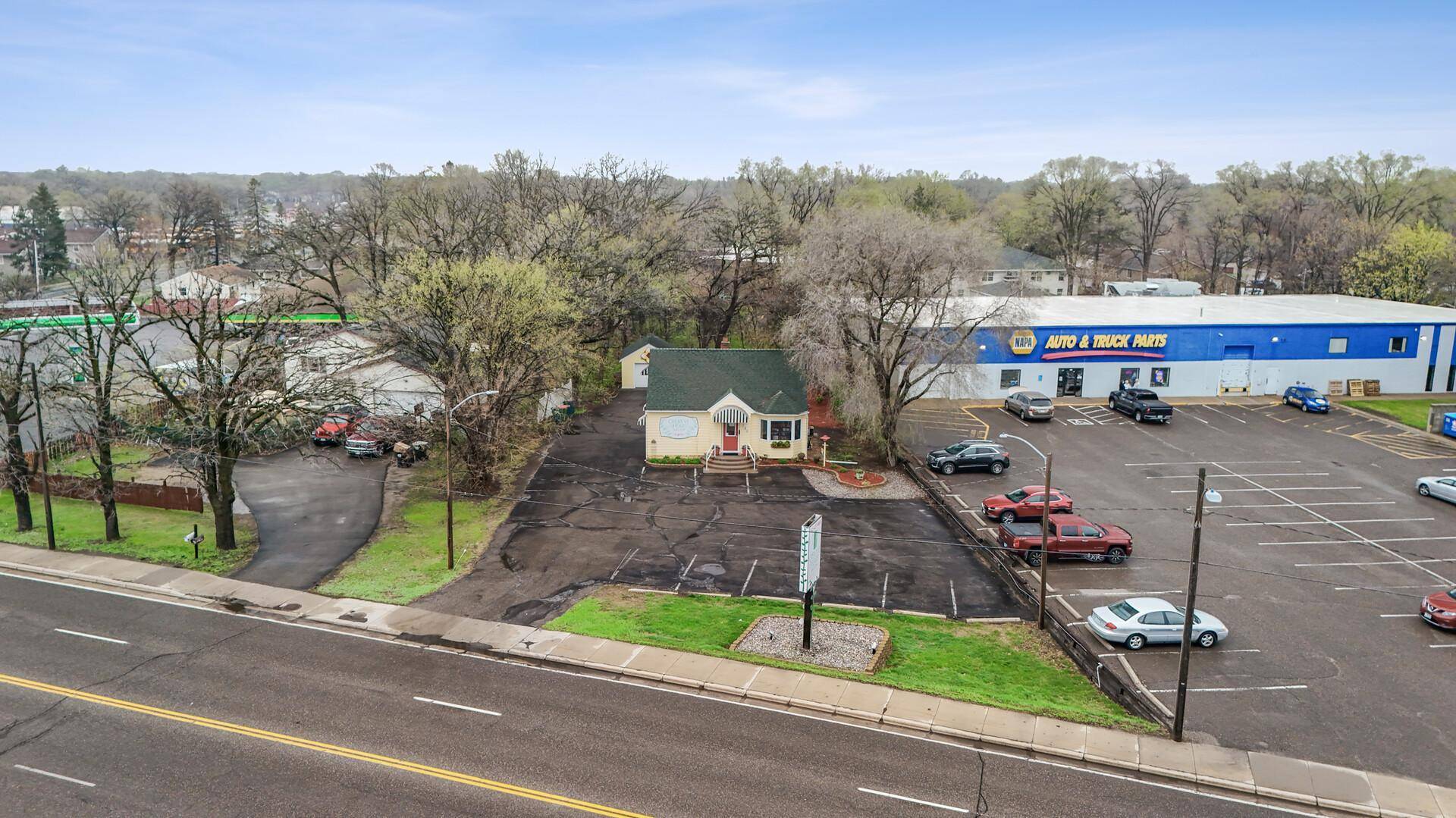 721 E River RD, Anoka, MN 55303
