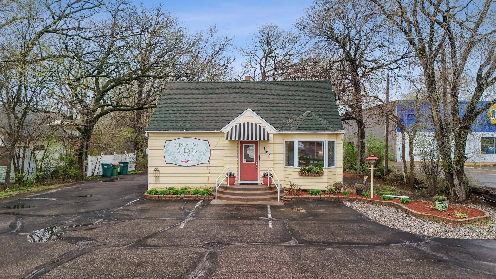721 E River RD, Anoka, MN 55303