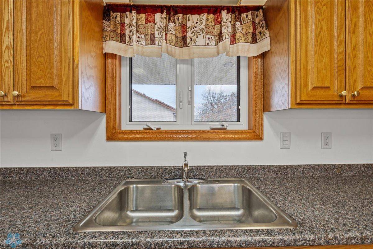 1033 Tower WAY, Breckenridge, MN 56520