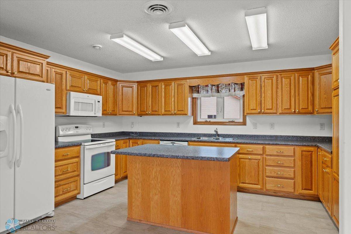 1033 Tower WAY, Breckenridge, MN 56520