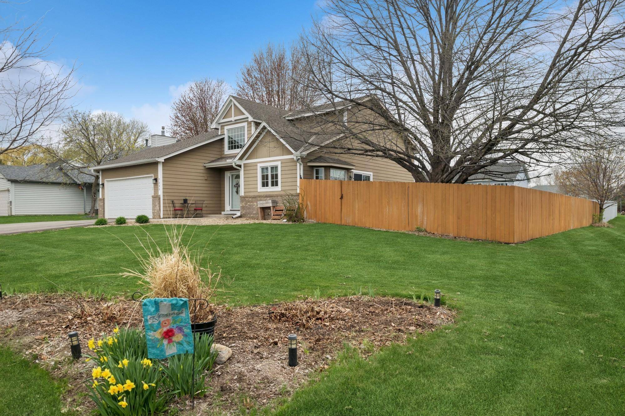 7235 158th ST W, Apple Valley, MN 55124