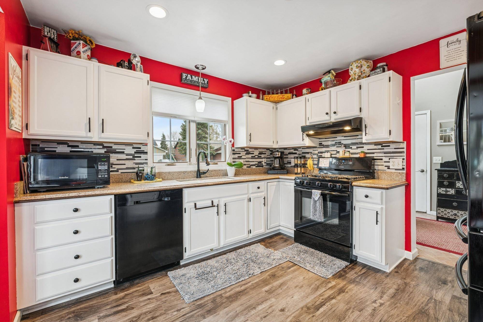 7235 158th ST W, Apple Valley, MN 55124