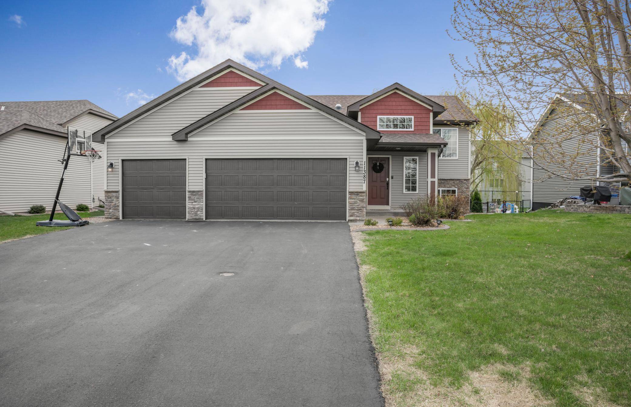11387 73rd ST NE, Albertville, MN 55301