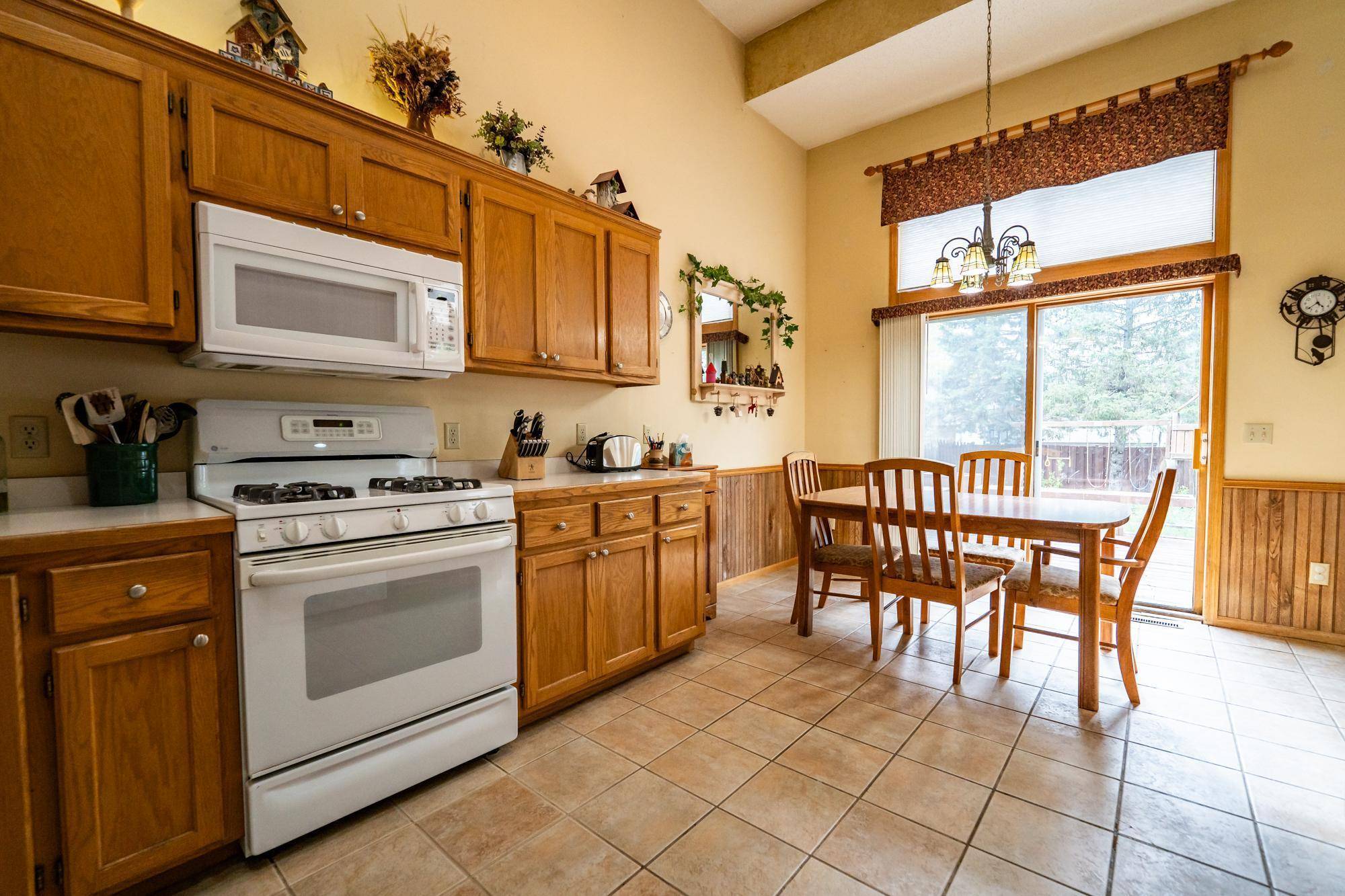 15945 Gallant CT, Apple Valley, MN 55124