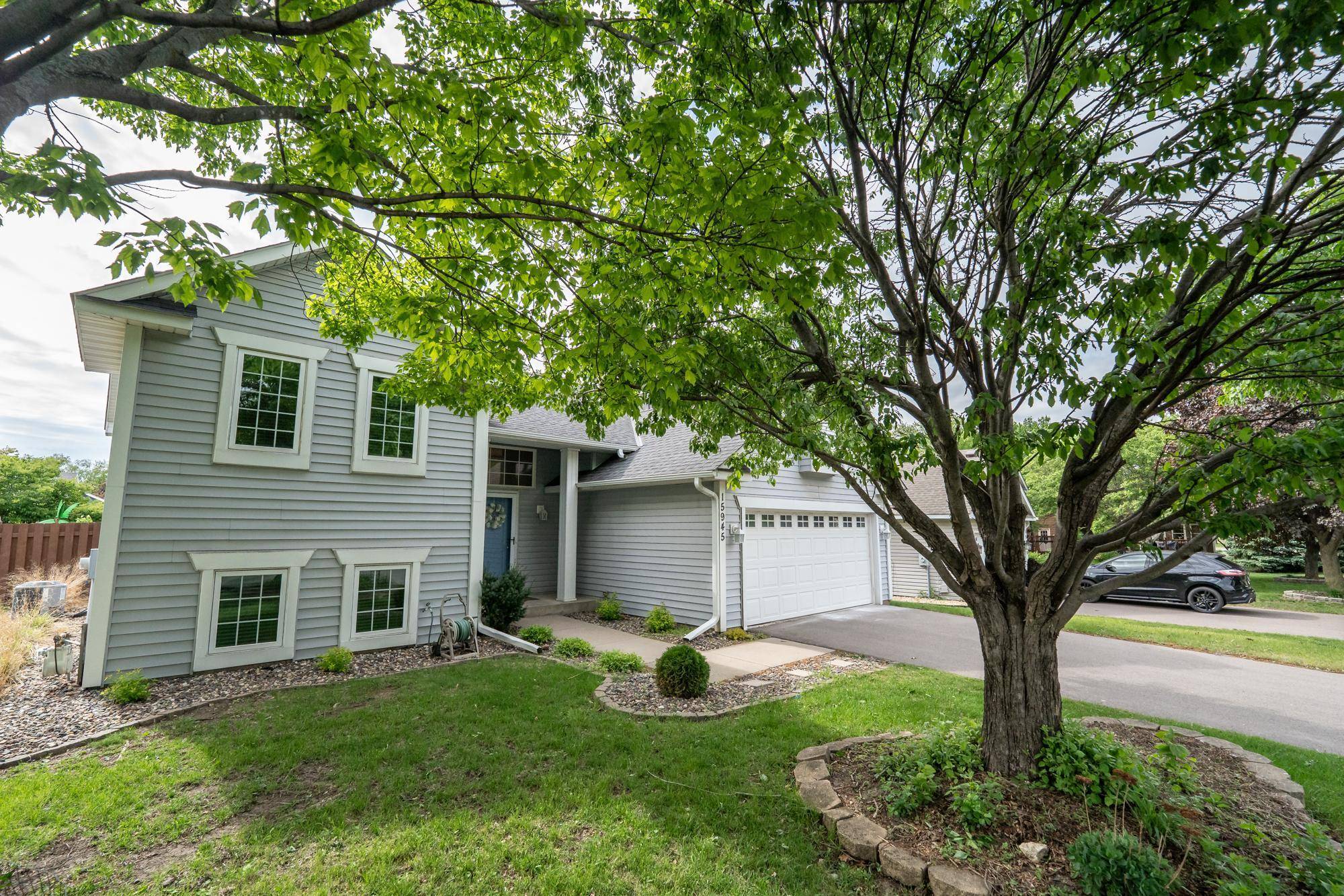 15945 Gallant CT, Apple Valley, MN 55124