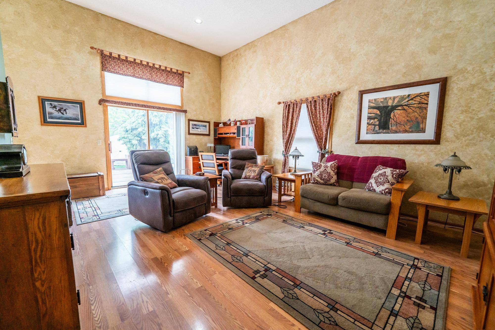 15945 Gallant CT, Apple Valley, MN 55124